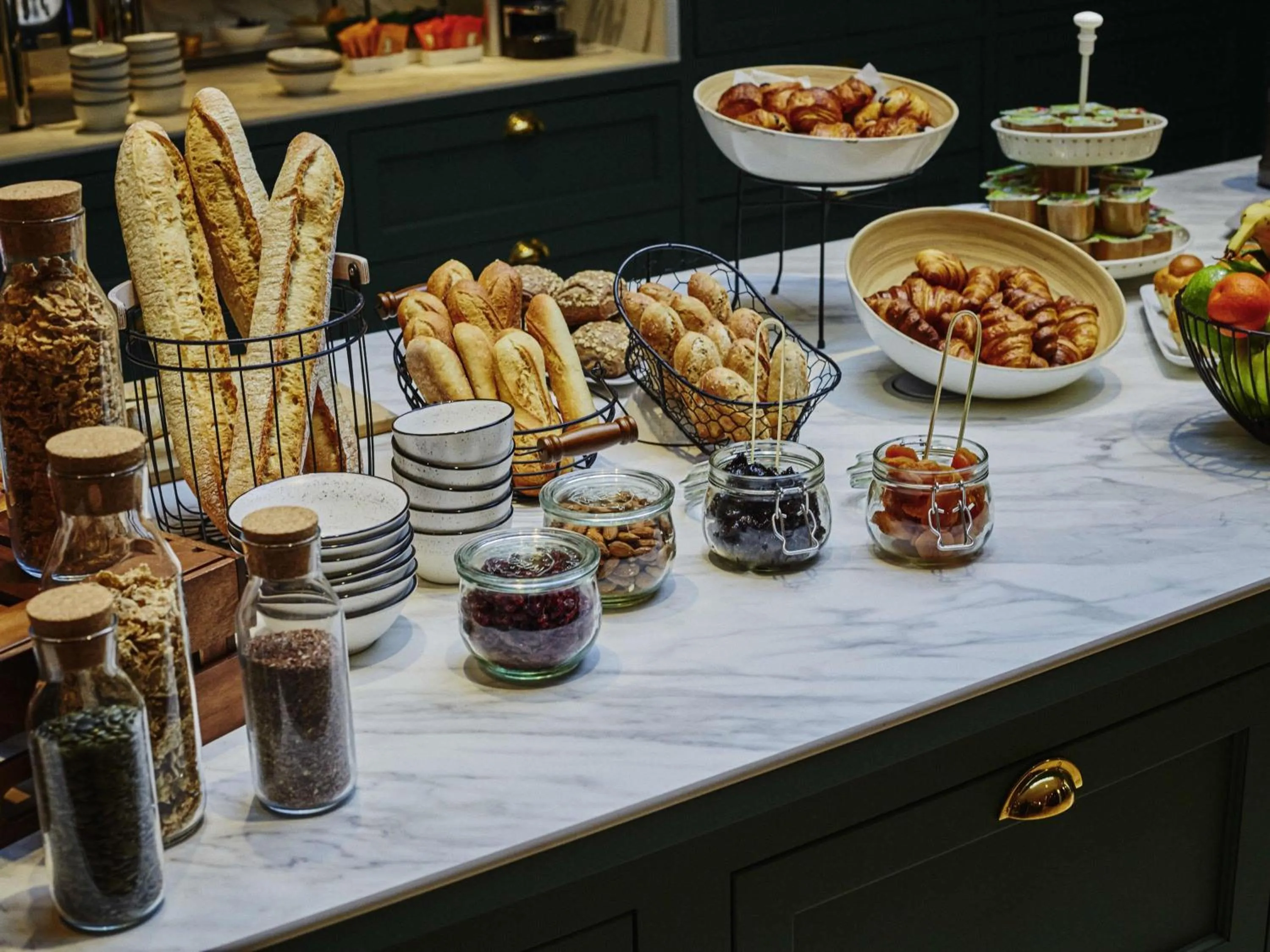 Breakfast in Mercure Versailles Chateau