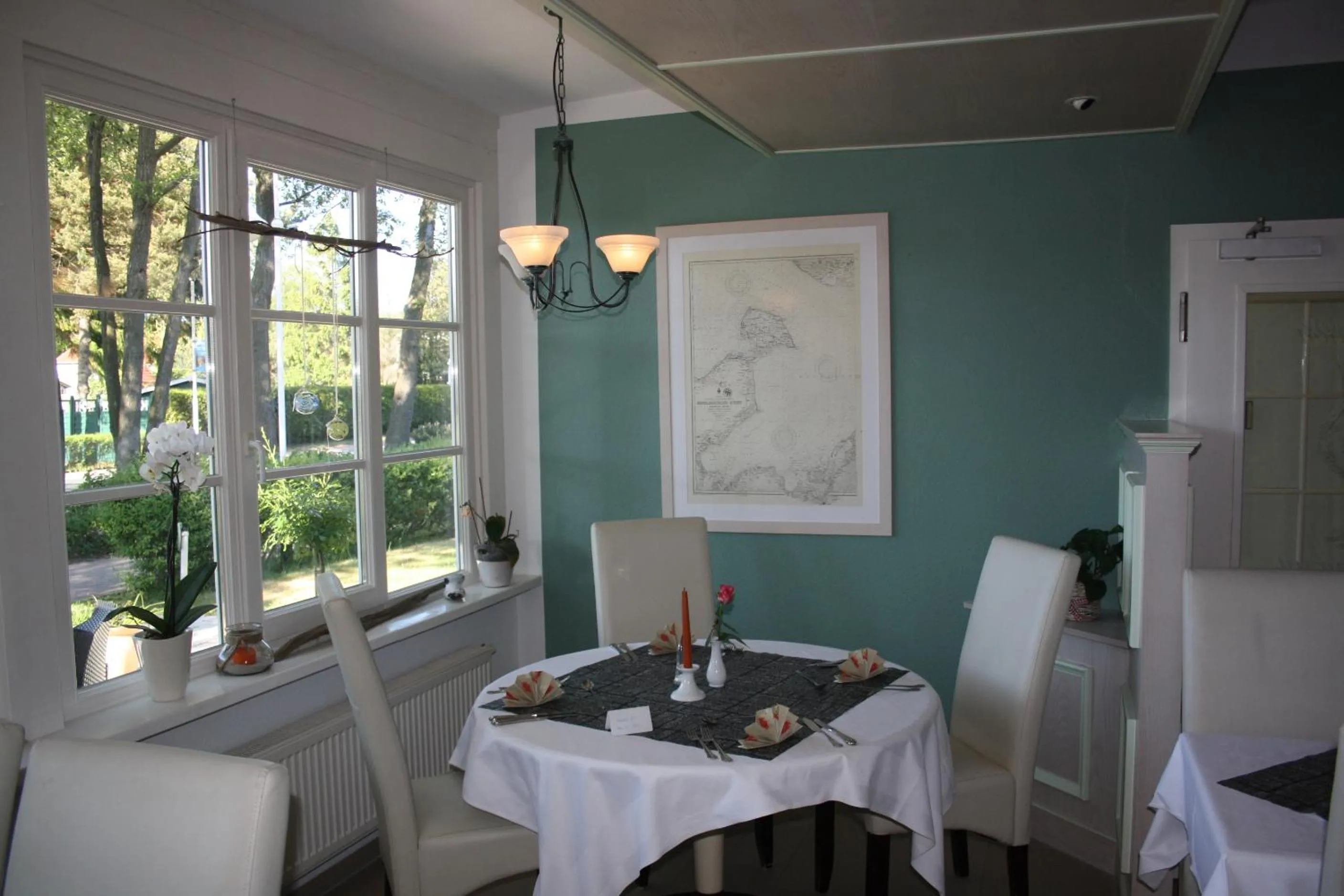 Restaurant/places to eat in Hotel Haus Kranich