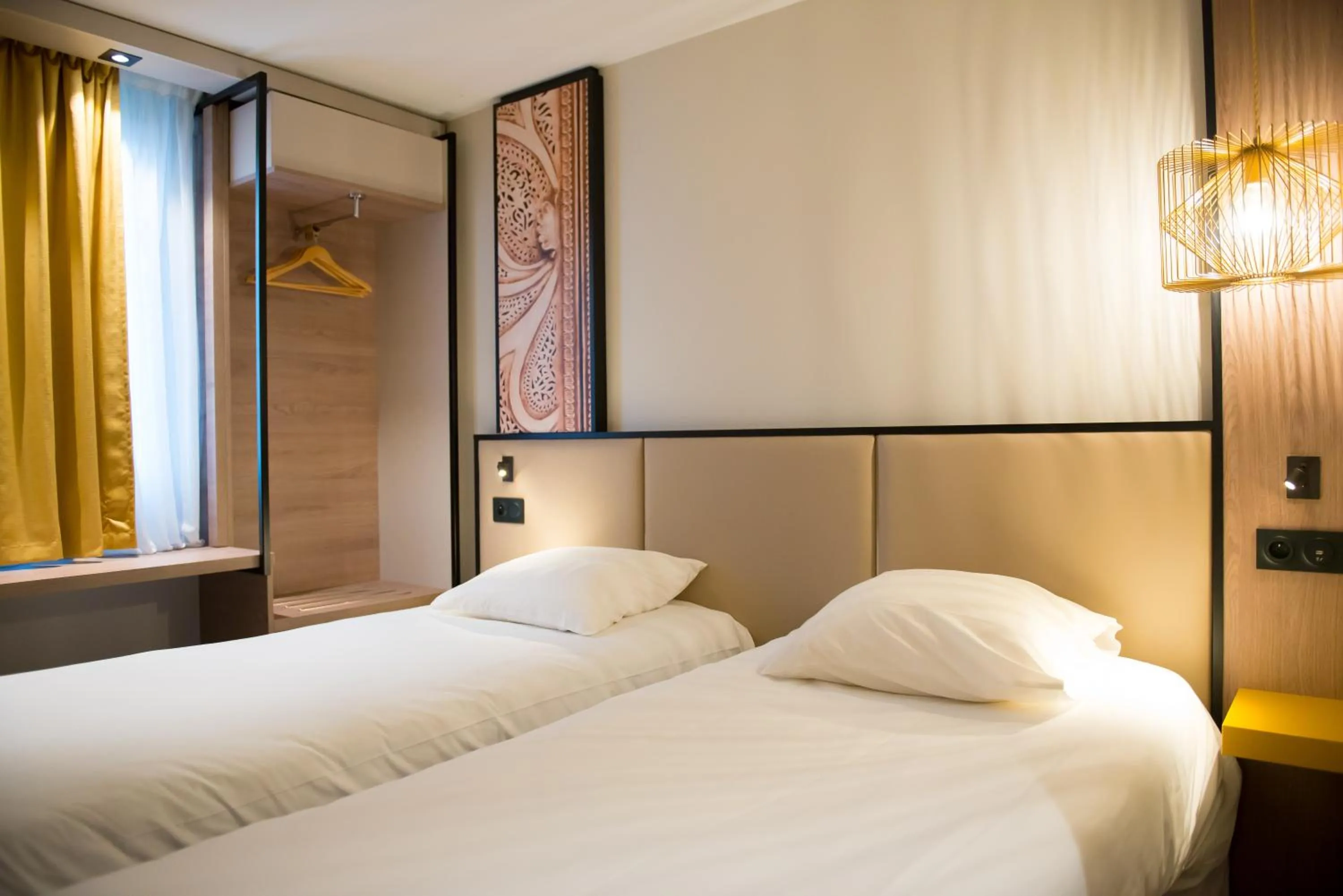 Bed in Brit Hotel Brest Le Relecq Kerhuon