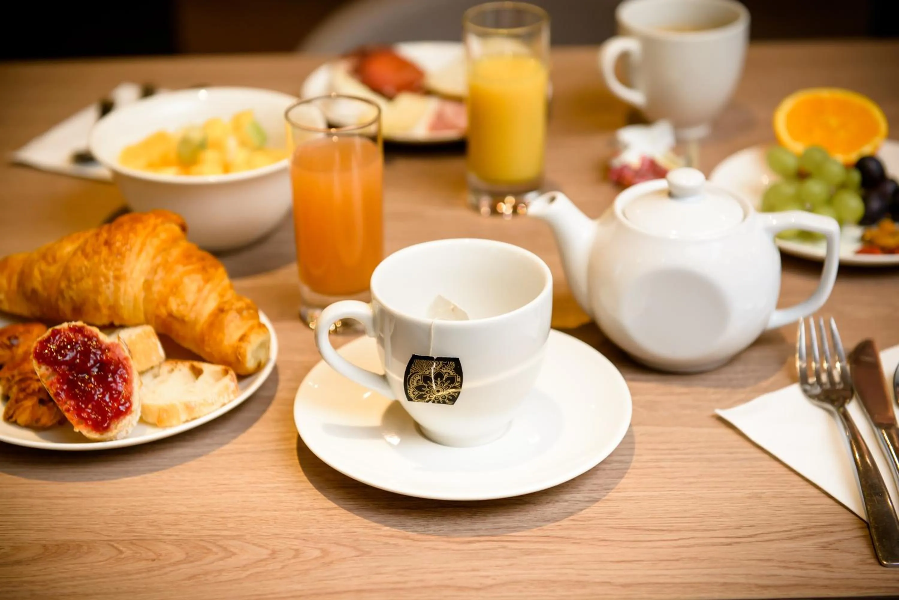 Continental breakfast in Brit Hotel Brest Le Relecq Kerhuon