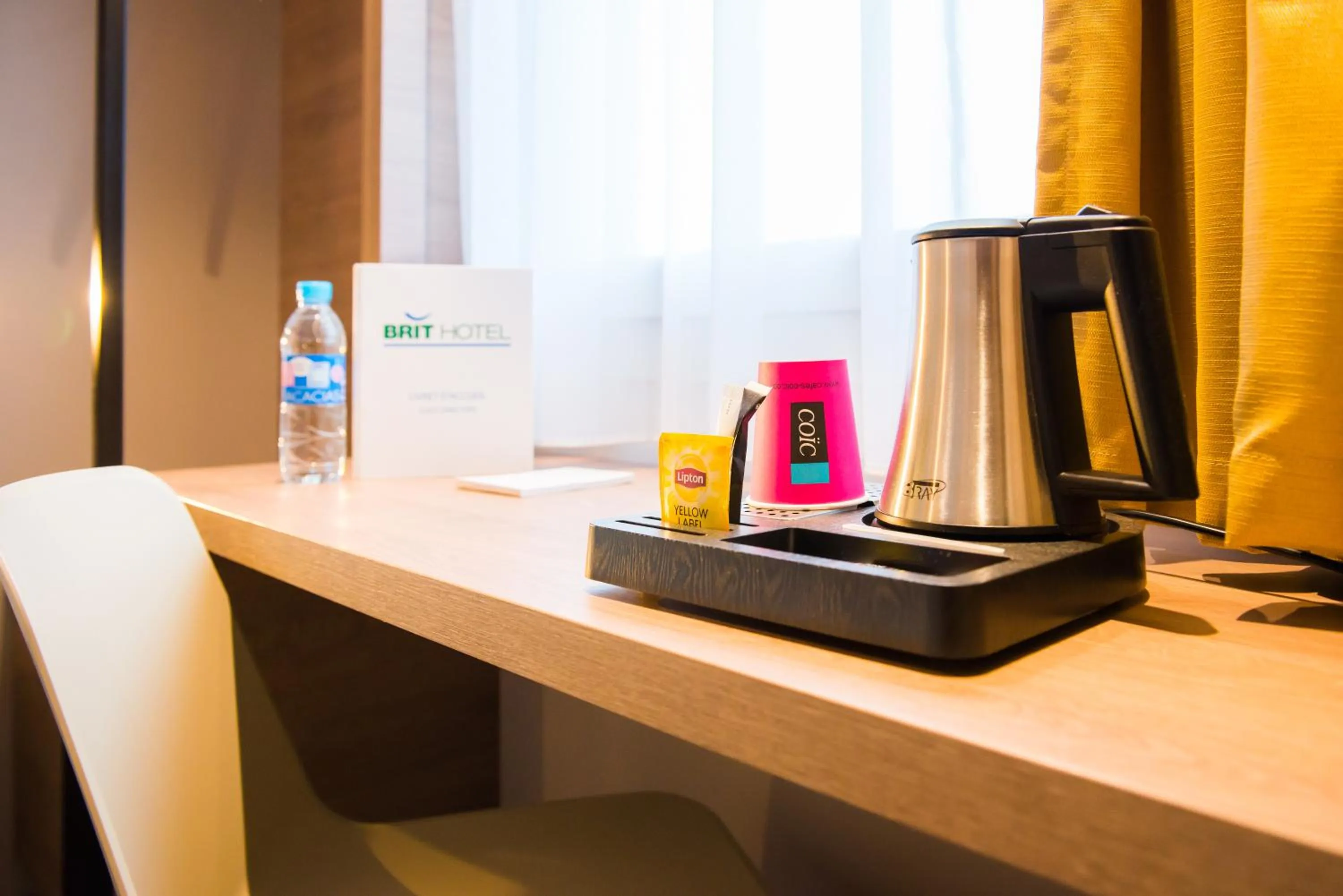 Coffee/tea facilities in Brit Hotel Brest Le Relecq Kerhuon