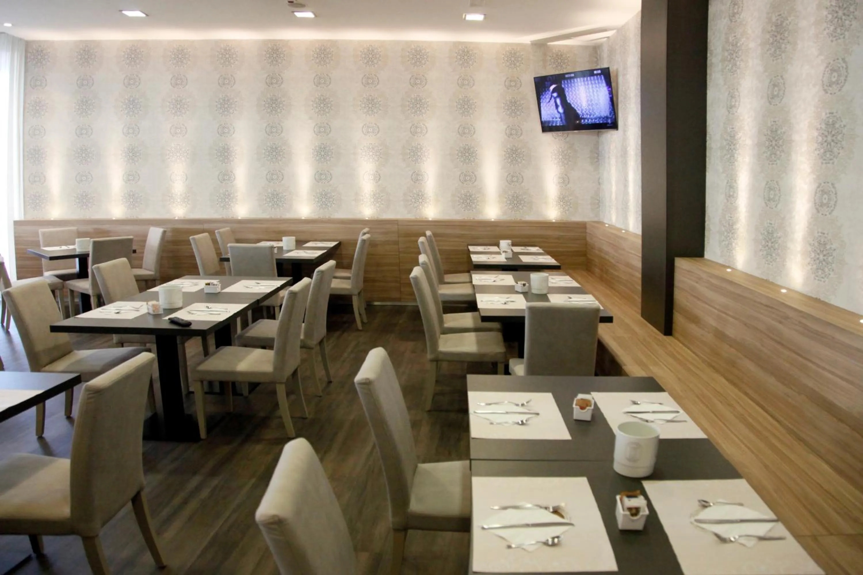 Restaurant/places to eat in Hotel Majorca sul Mare in centro a Riccione con Area Fitness