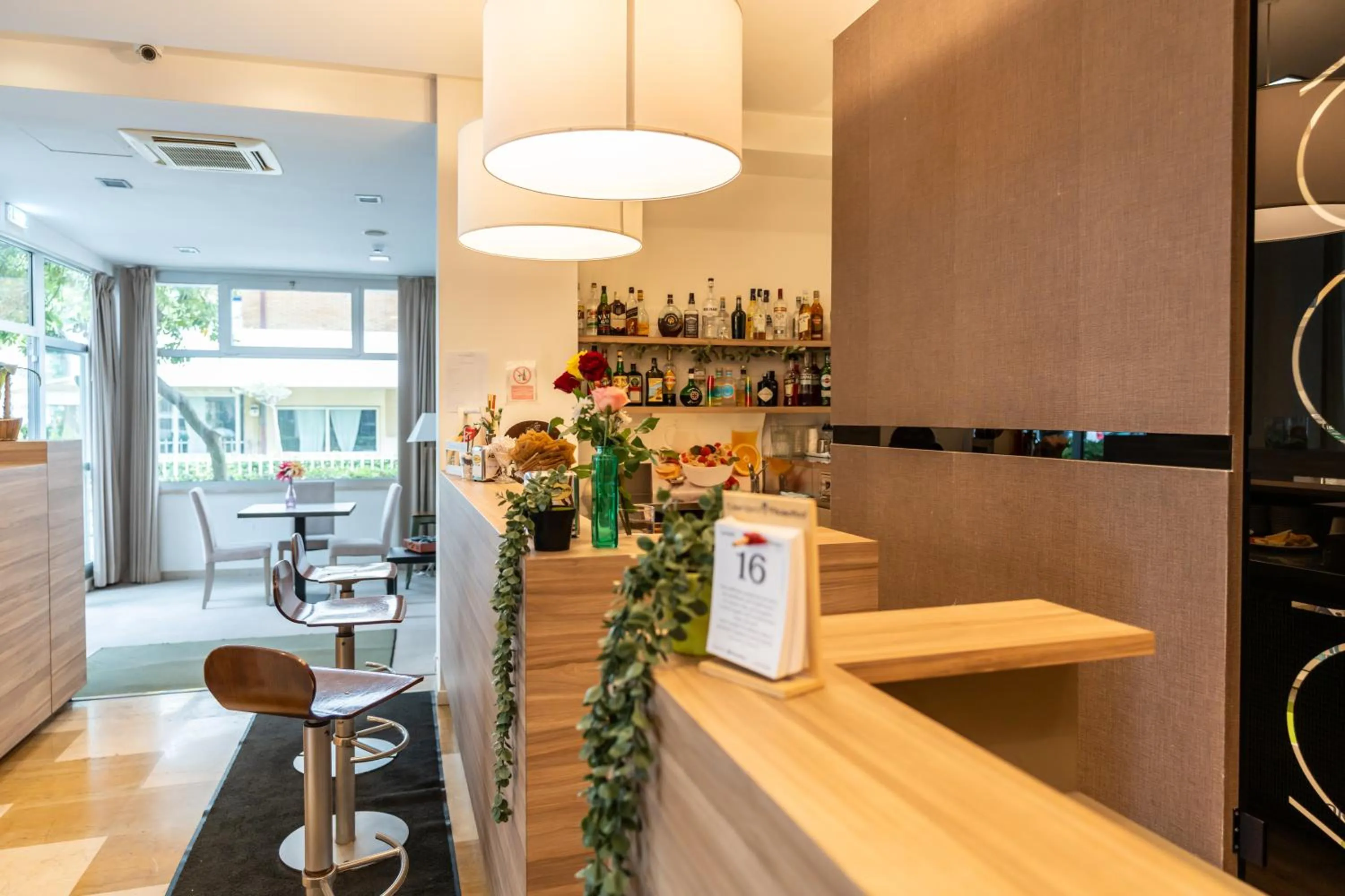 Lounge or bar in Hotel Majorca sul Mare in centro a Riccione con Area Fitness