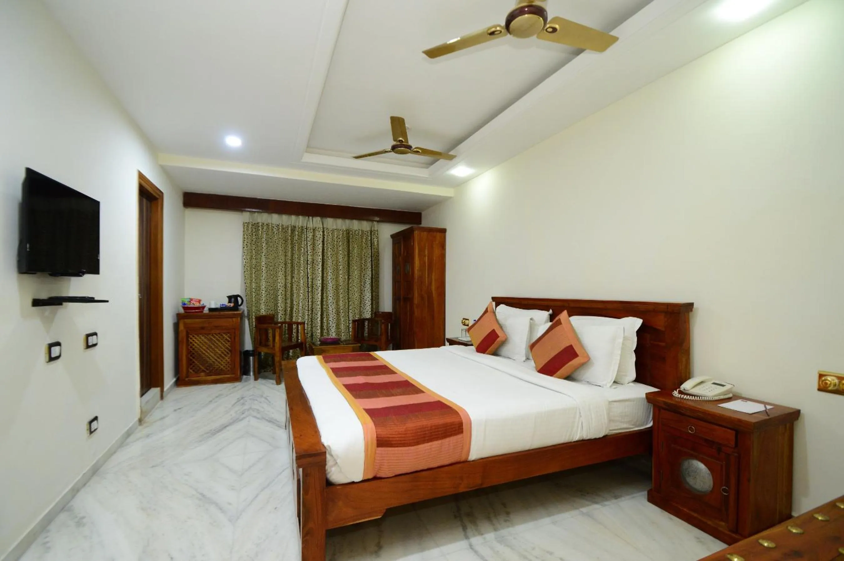 Bed in Lilypool - The Heritage Jalmahal