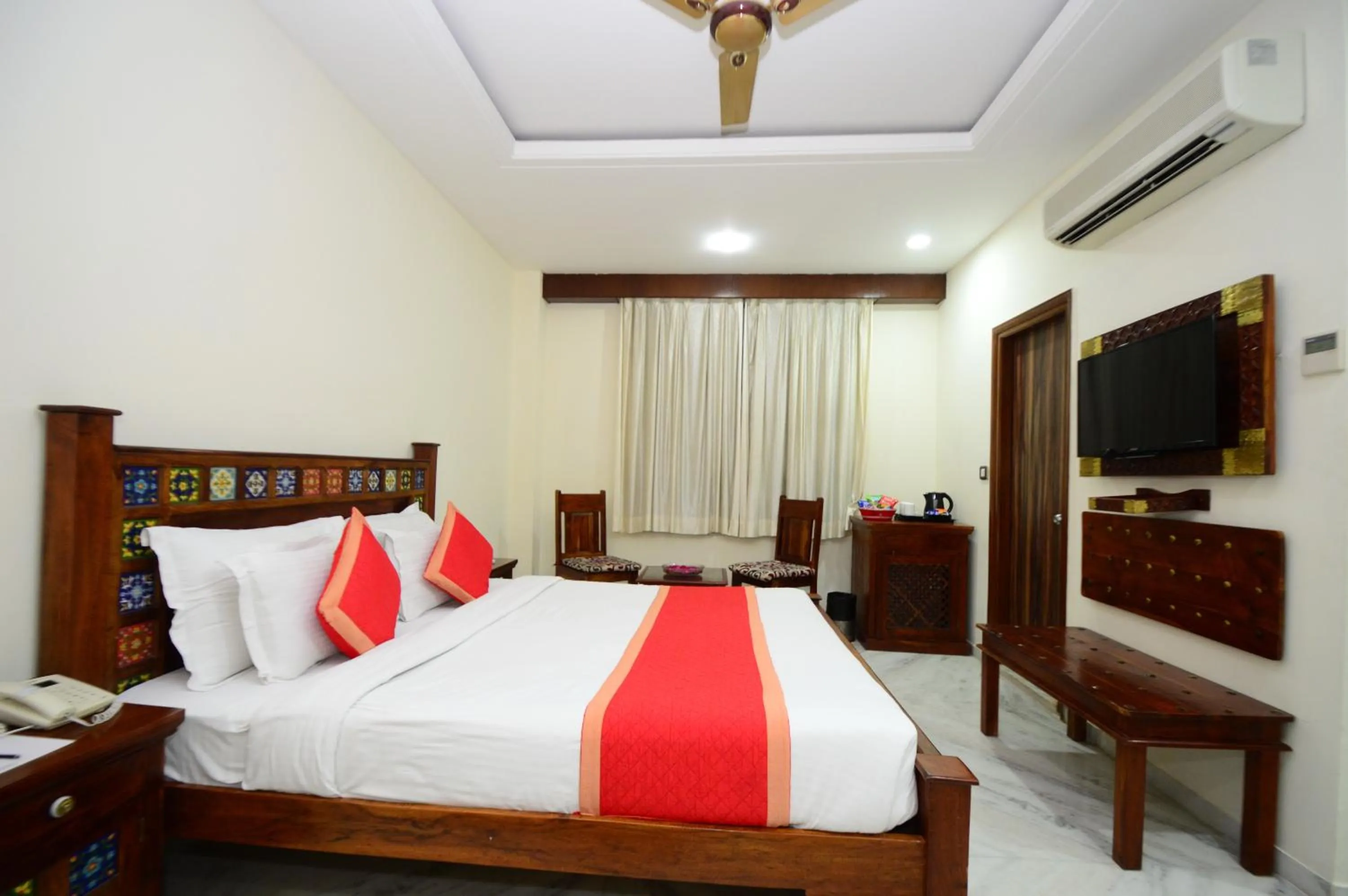 Bed in Lilypool - The Heritage Jalmahal