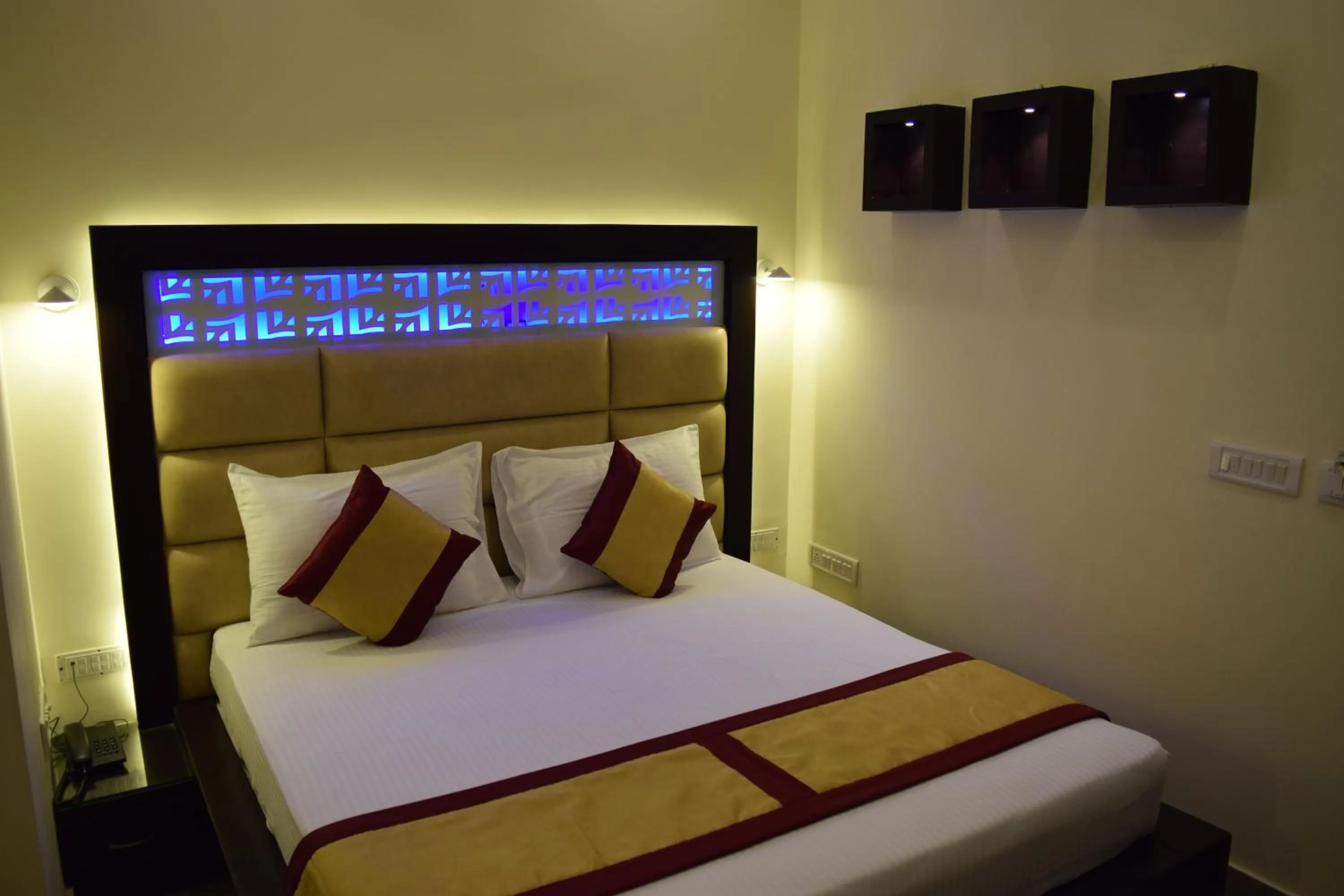 Bed in Lilypool - The Heritage Jalmahal