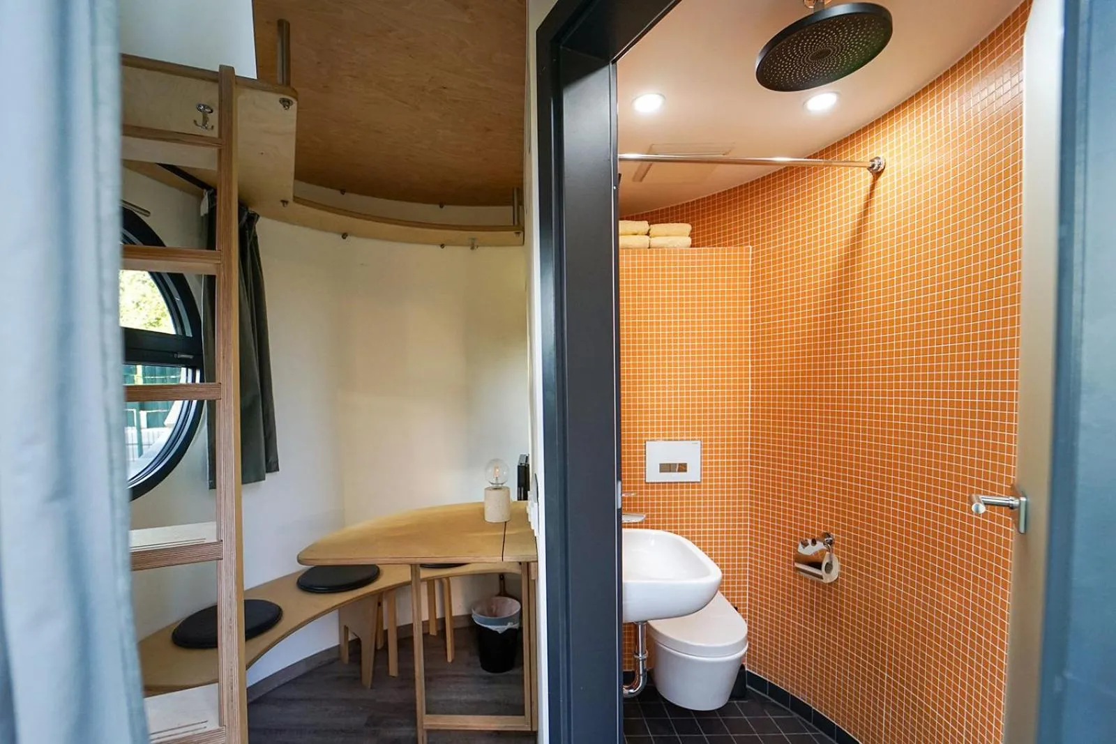 Shower in slube am Stadthafen Neustrelitz