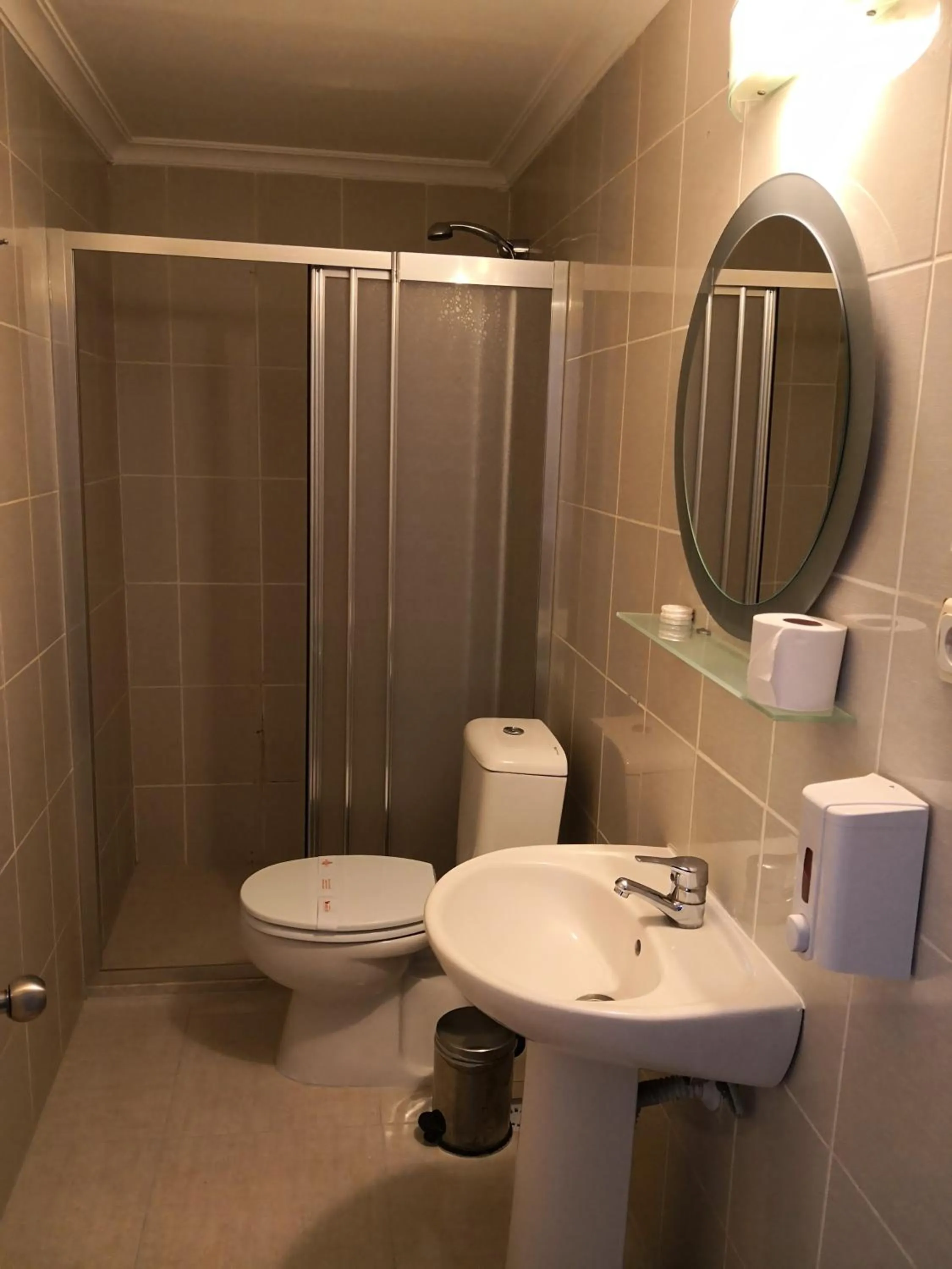 Shower in Oreko Express