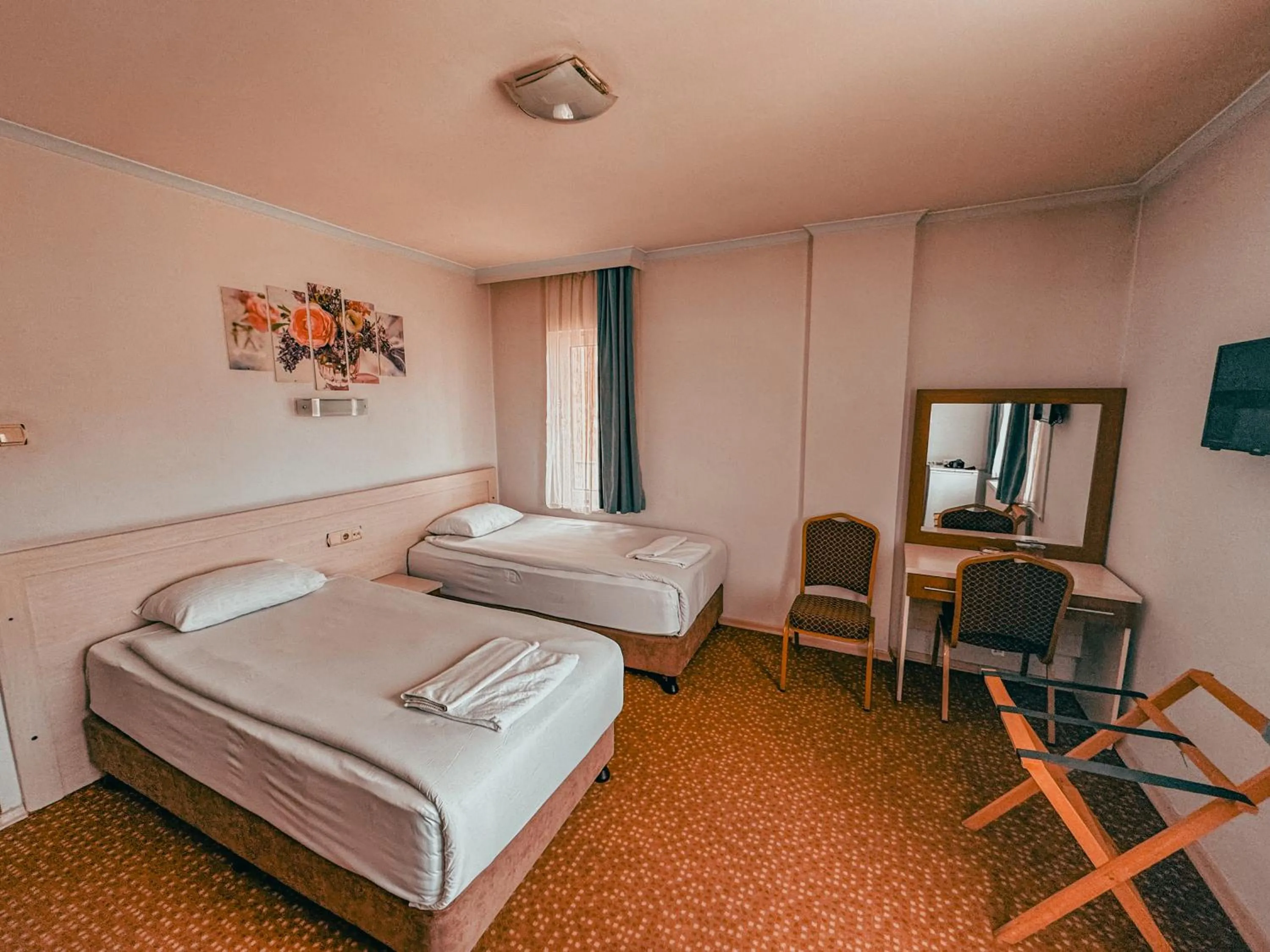 Bedroom, Bed in Oreko Express