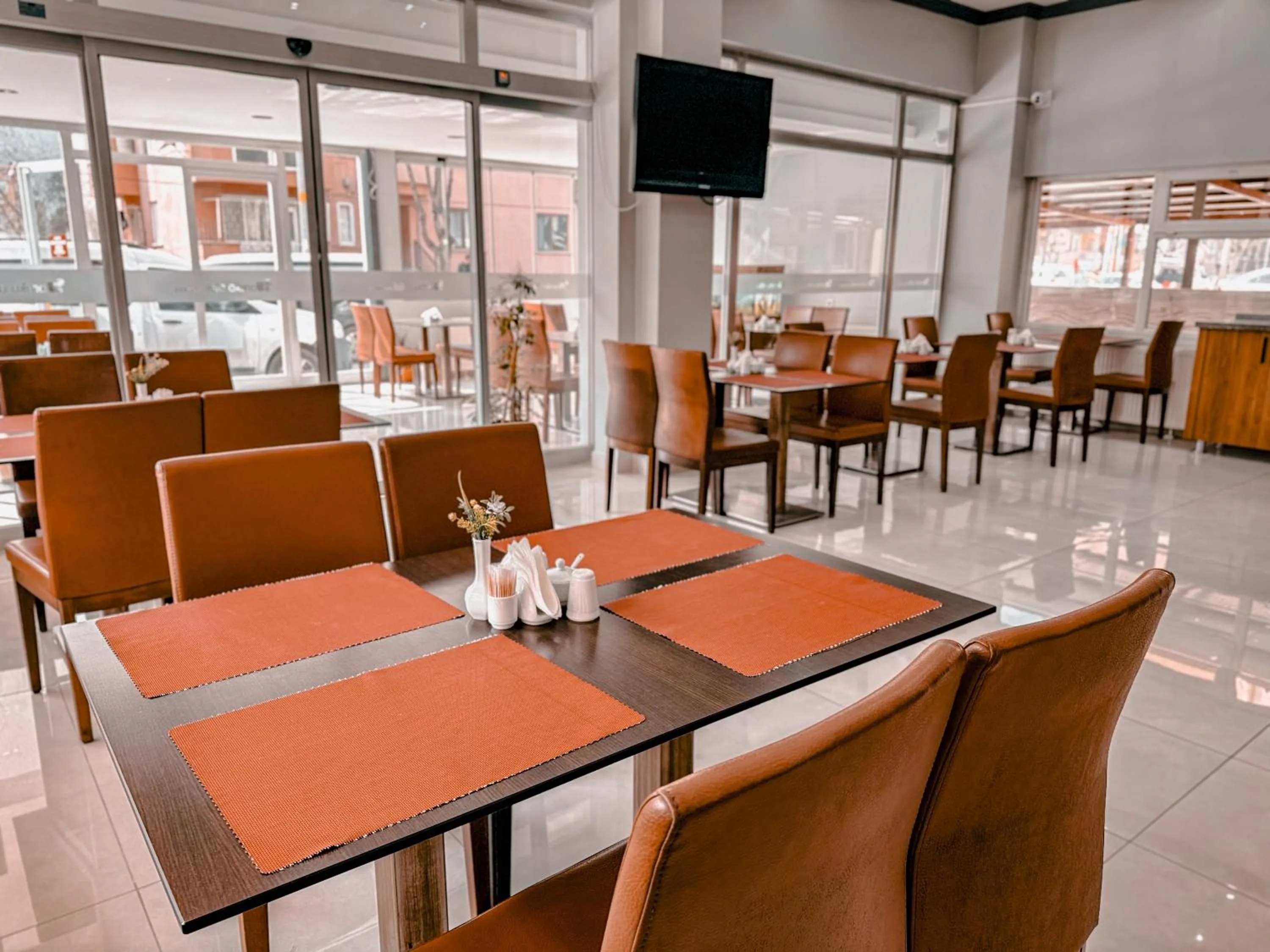 Restaurant/places to eat in Oreko Express