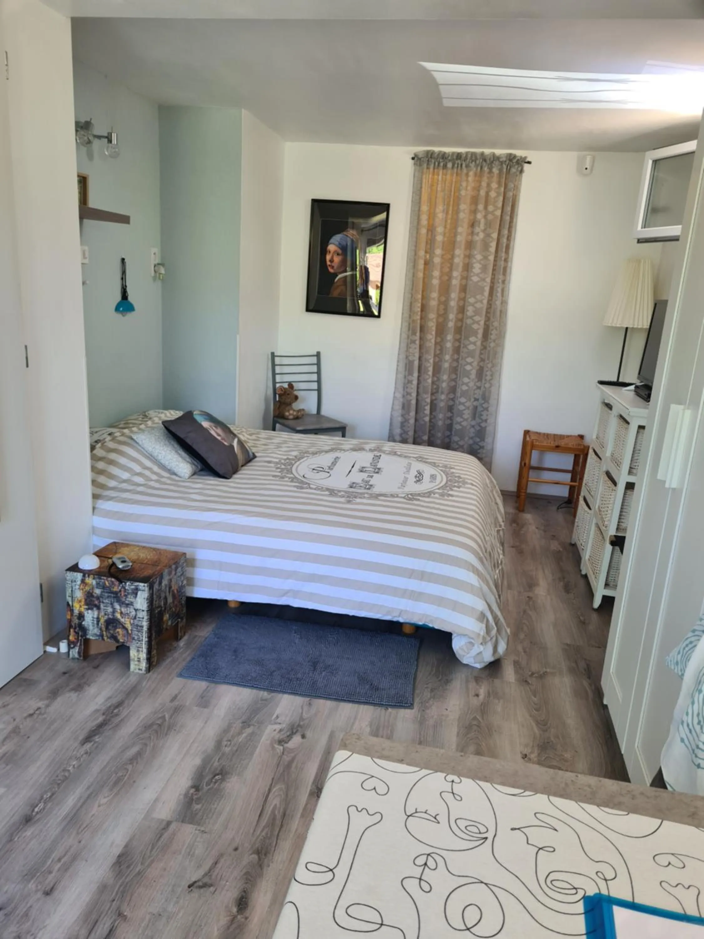 Bed in La Perle De Frayssinet-Le-Gélat - Chambre d'Hôtes - B&B