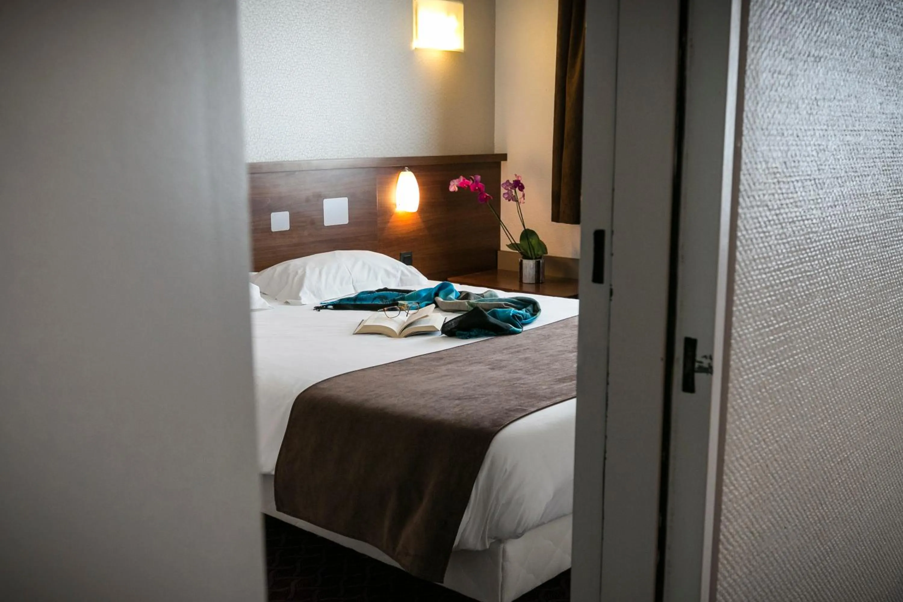 Bed in Brit Hotel Rennes Le Castel