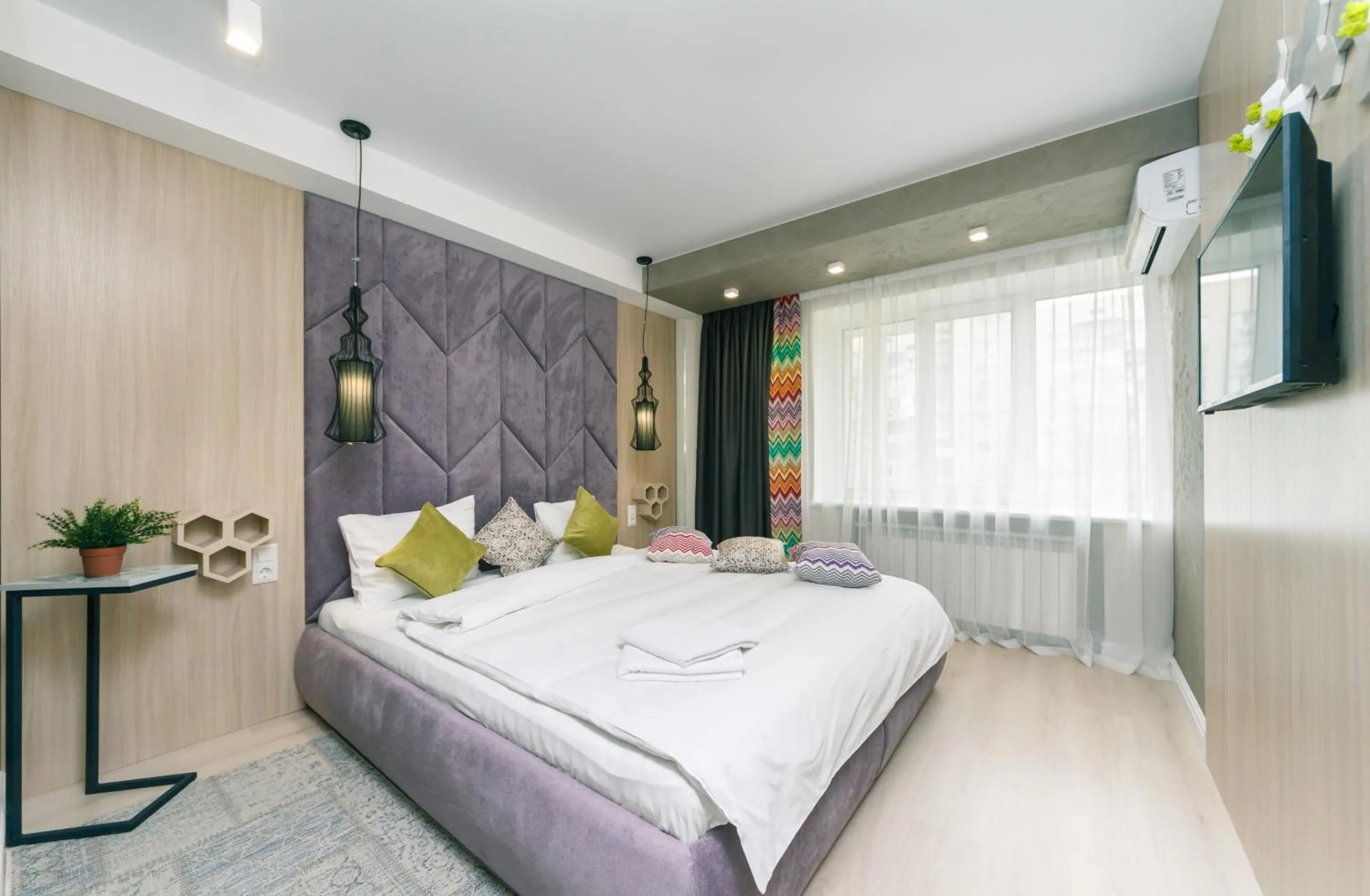 Bed in Bessarabsky Kvartal