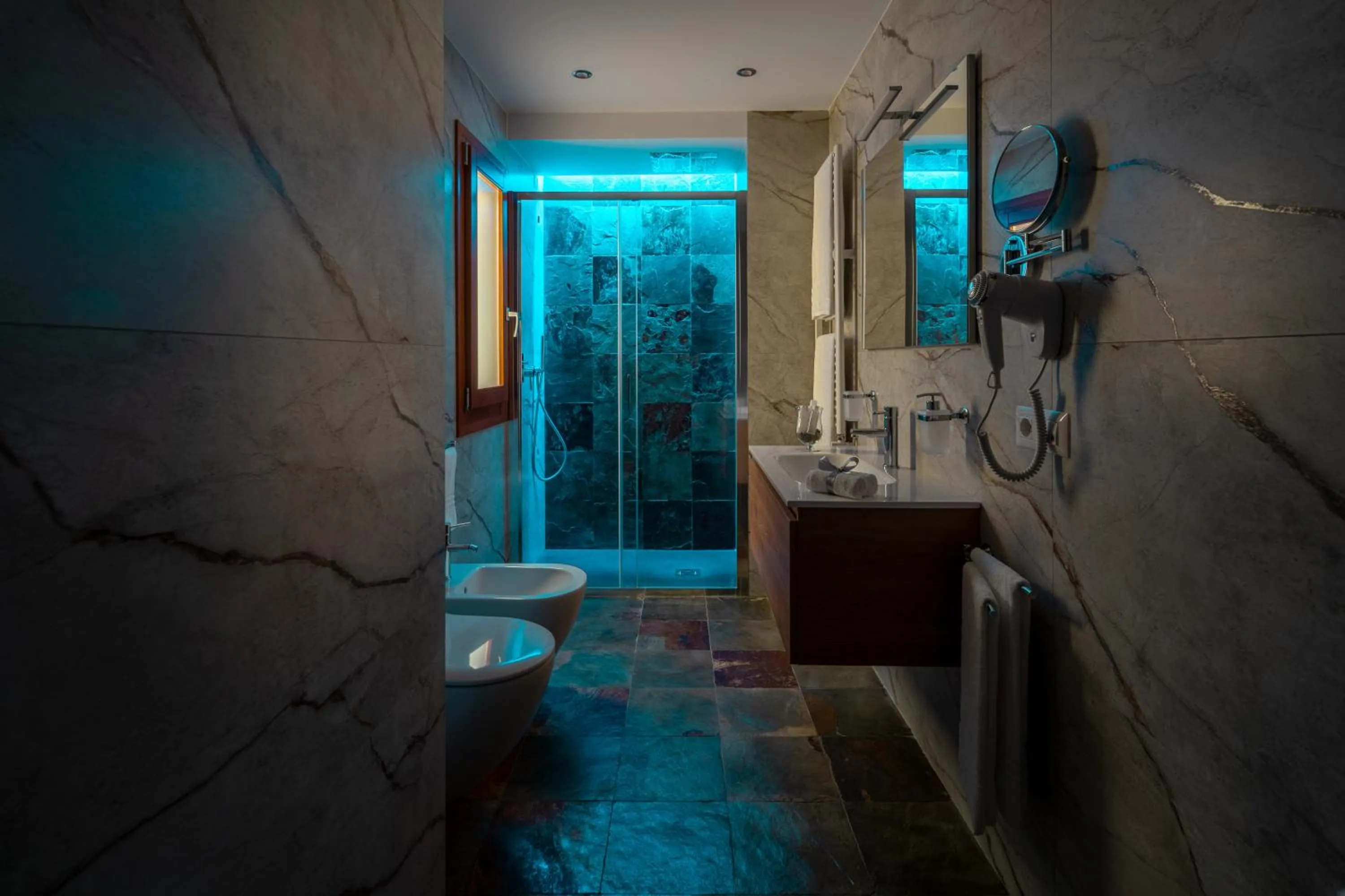 Shower in Marcus Suite