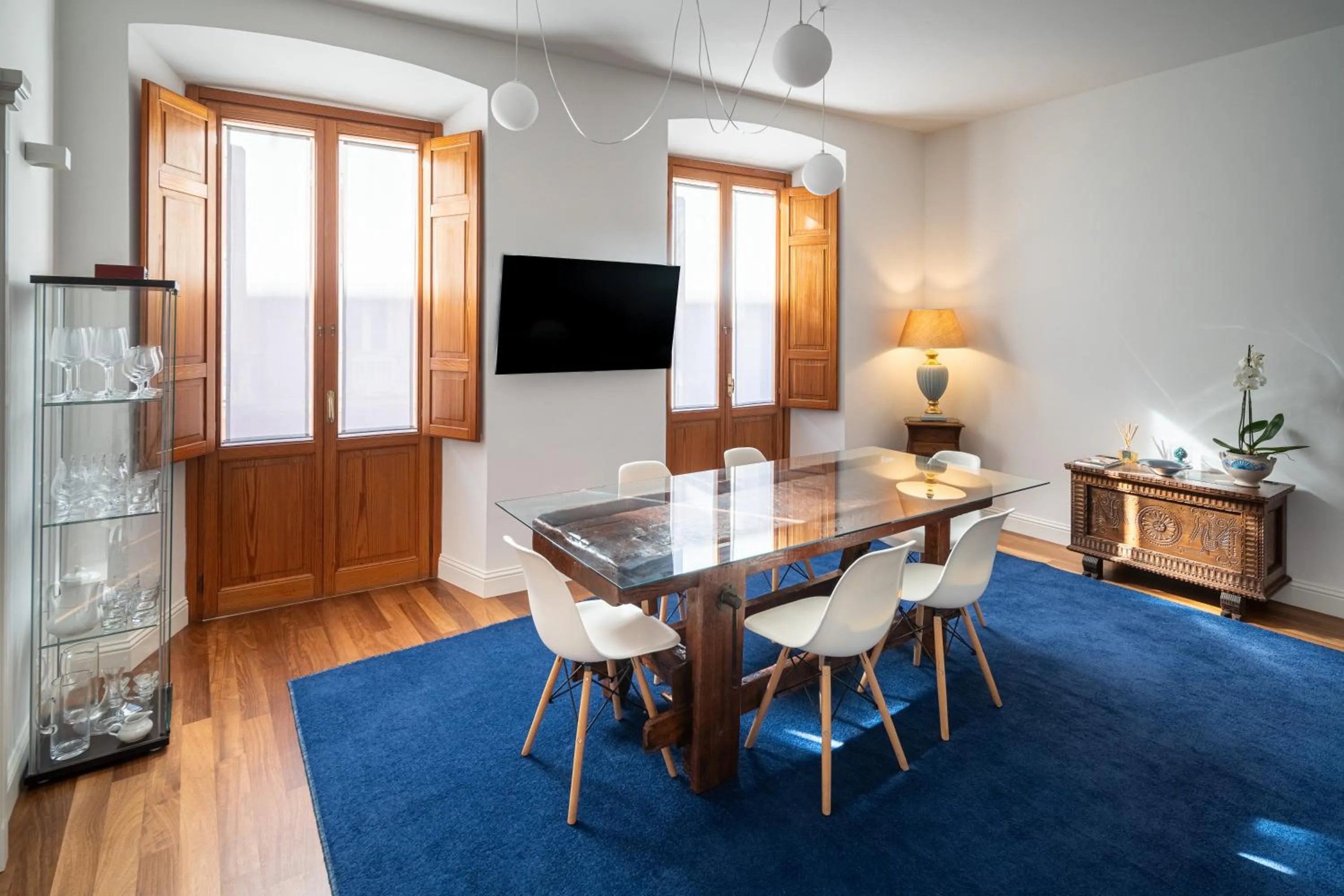 Communal lounge/ TV room in Marcus Suite