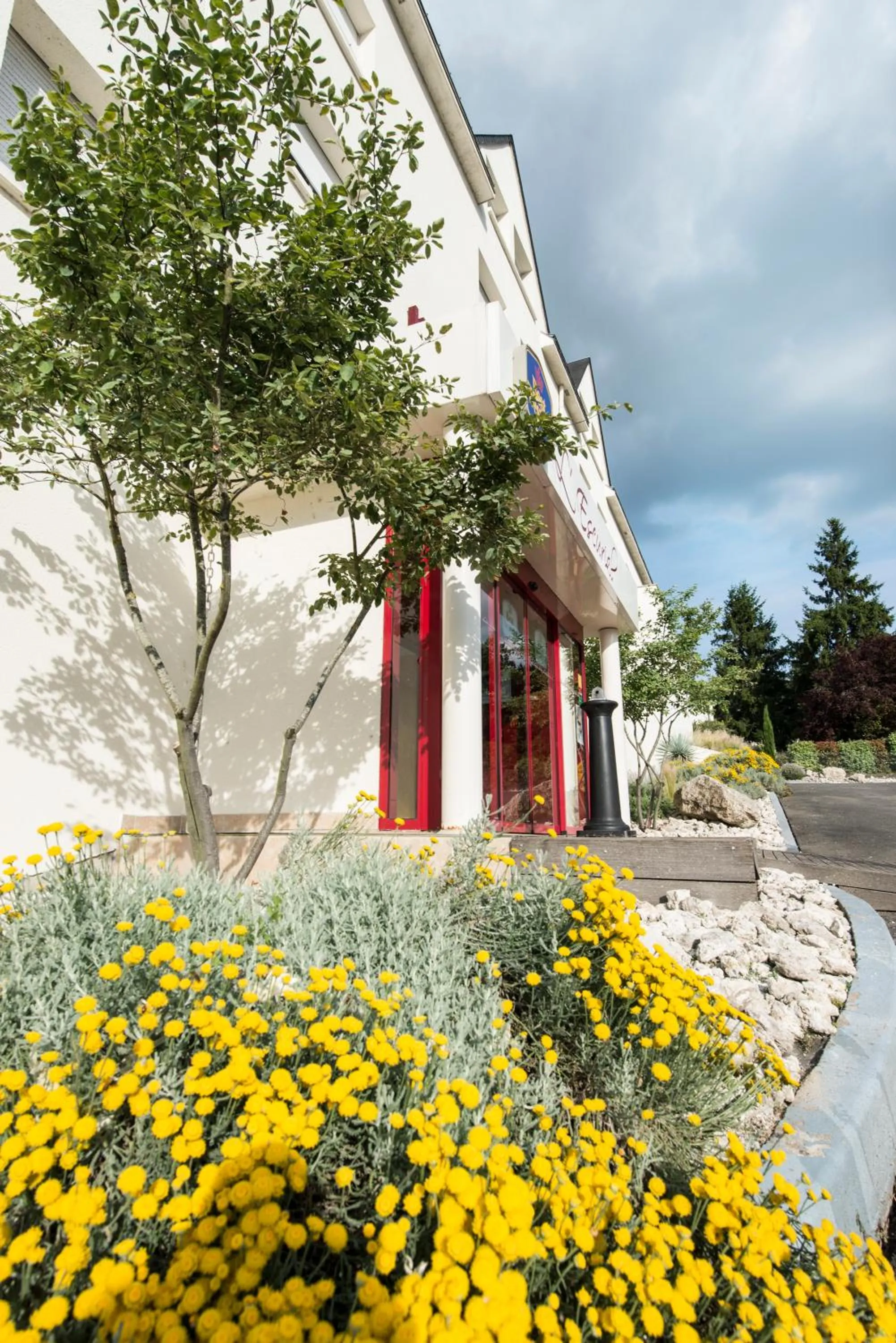 Facade/entrance in Kyriad Tours - Joué-Lès-Tours
