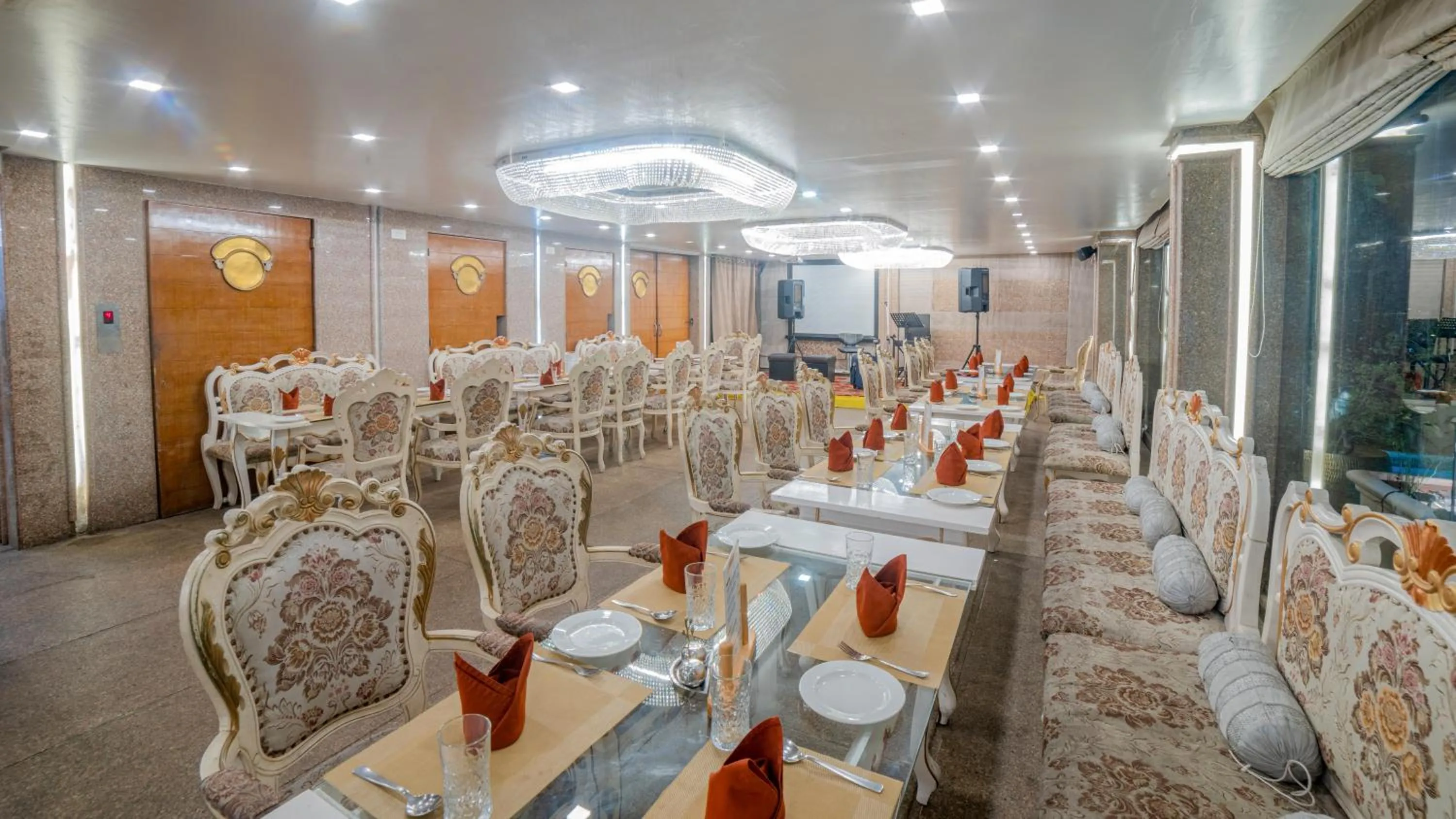 Restaurant/places to eat in The Nagpur Ashok