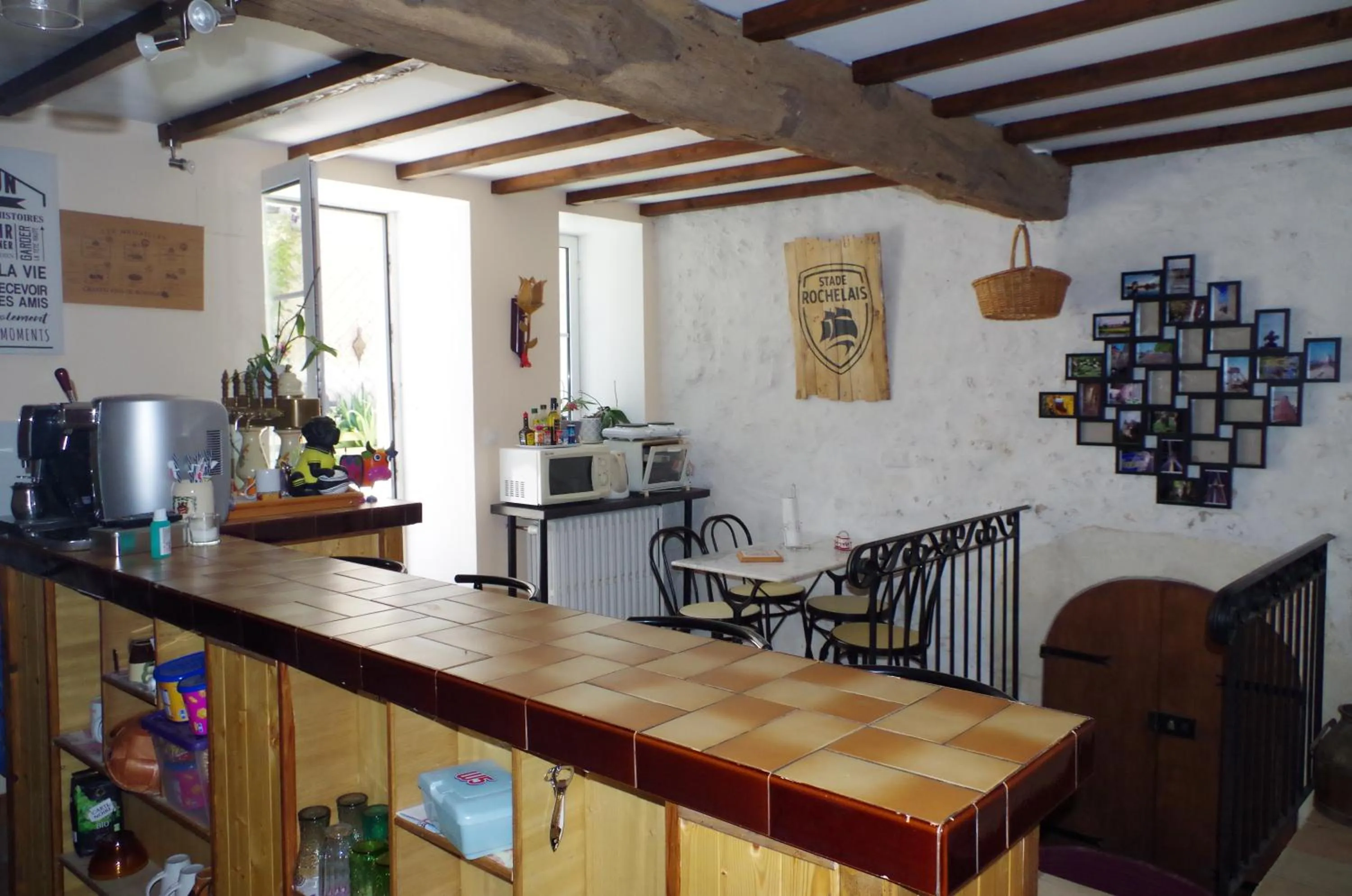 Kitchen or kitchenette in Maison d'Hôtes Le Cadran Solaire
