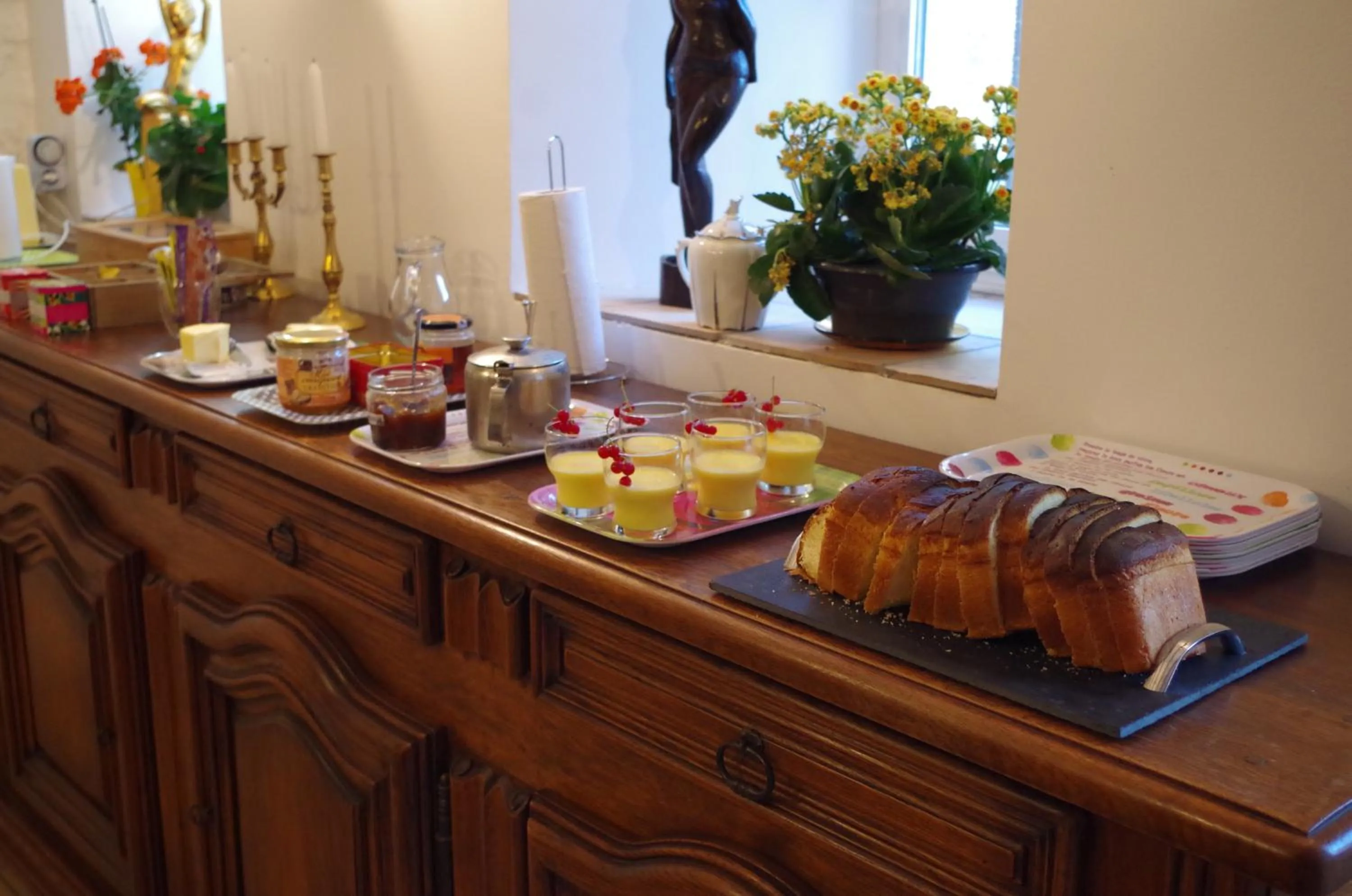 Food and drinks in Maison d'Hôtes Le Cadran Solaire