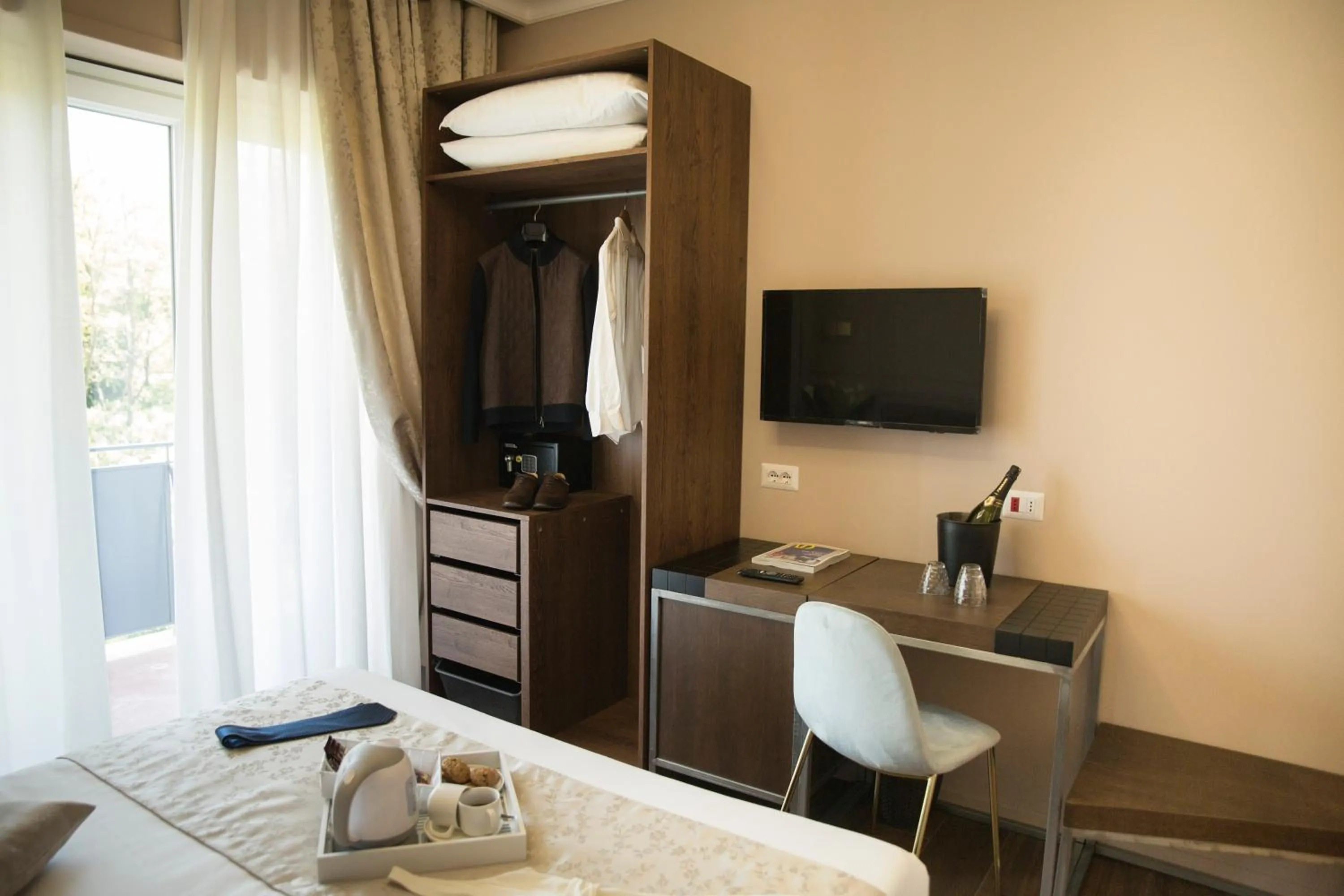 TV and multimedia, Bed in Unicum Roma Suites