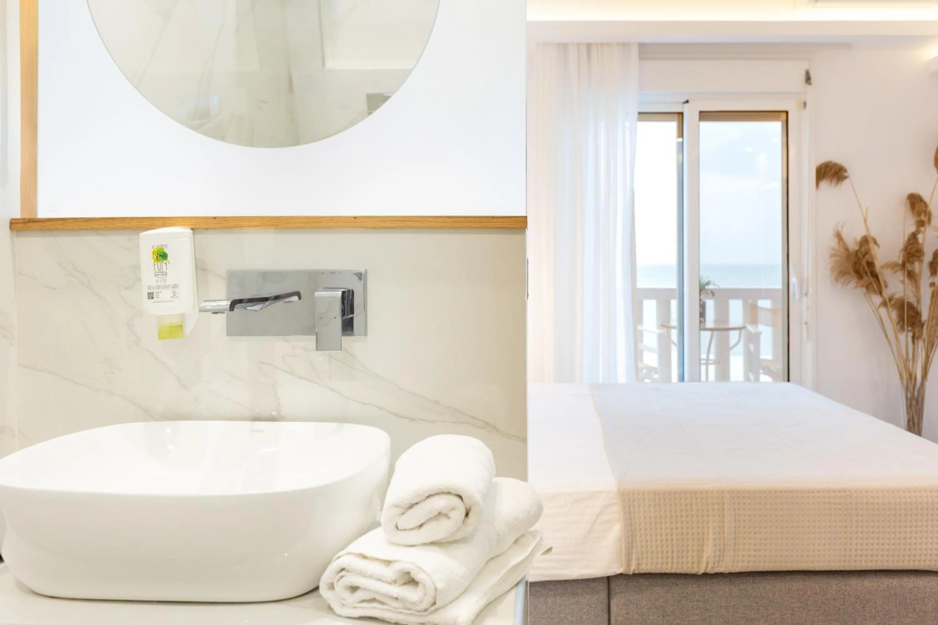 Bed in Hotel Samaras Beach