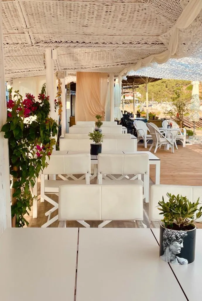 Restaurant/places to eat in Hotel Samaras Beach