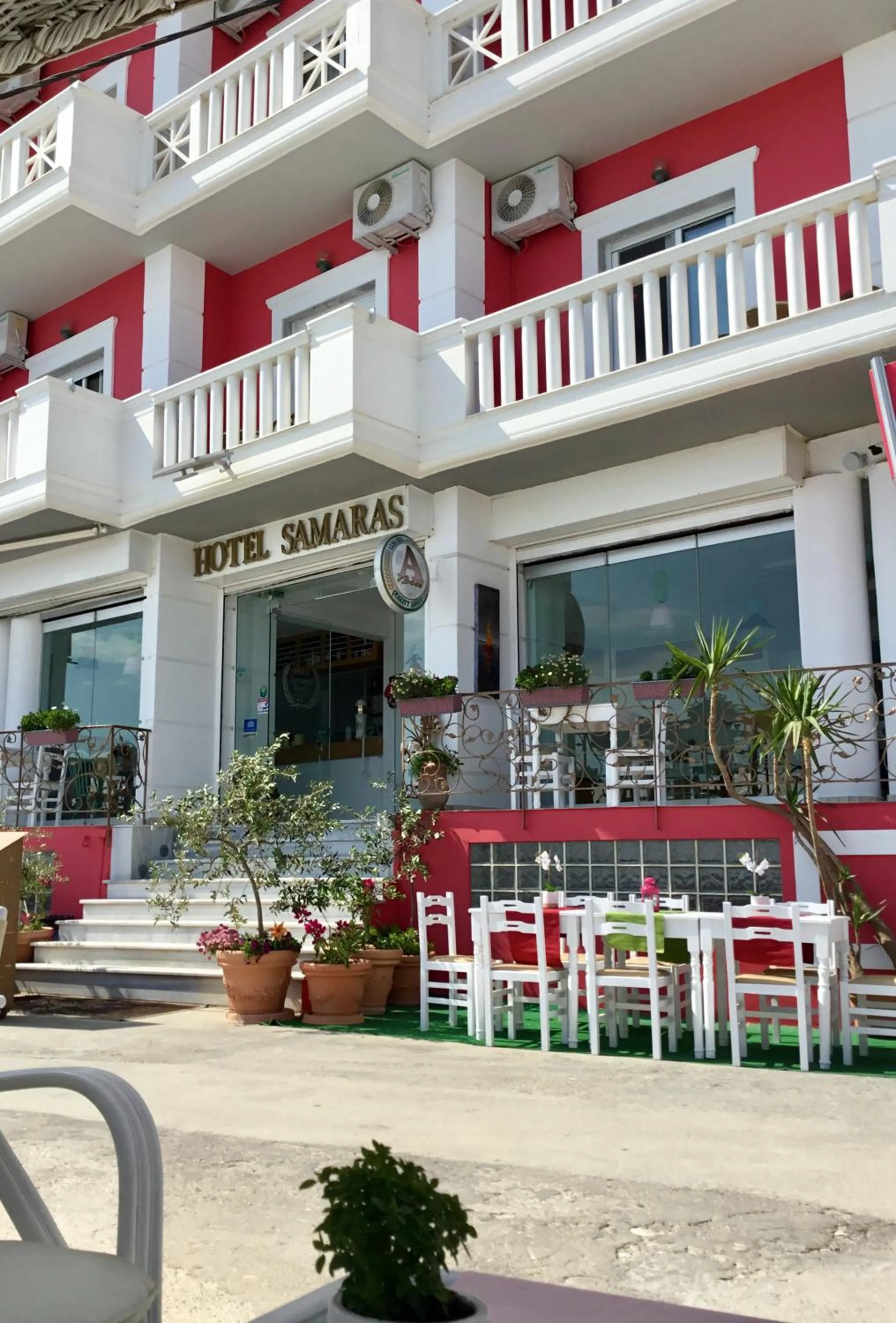 Facade/entrance in Hotel Samaras Beach