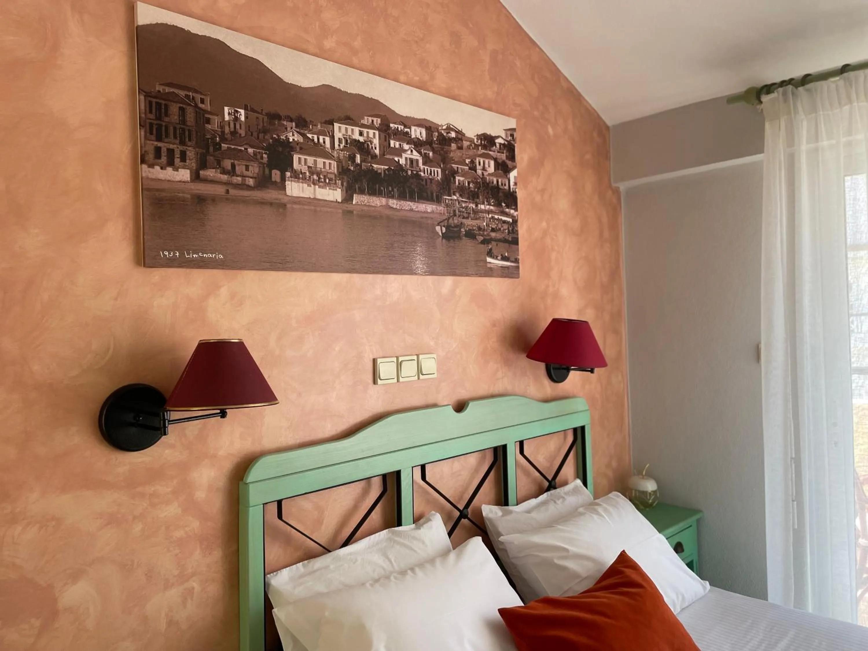 Bed in Hotel Samaras Beach