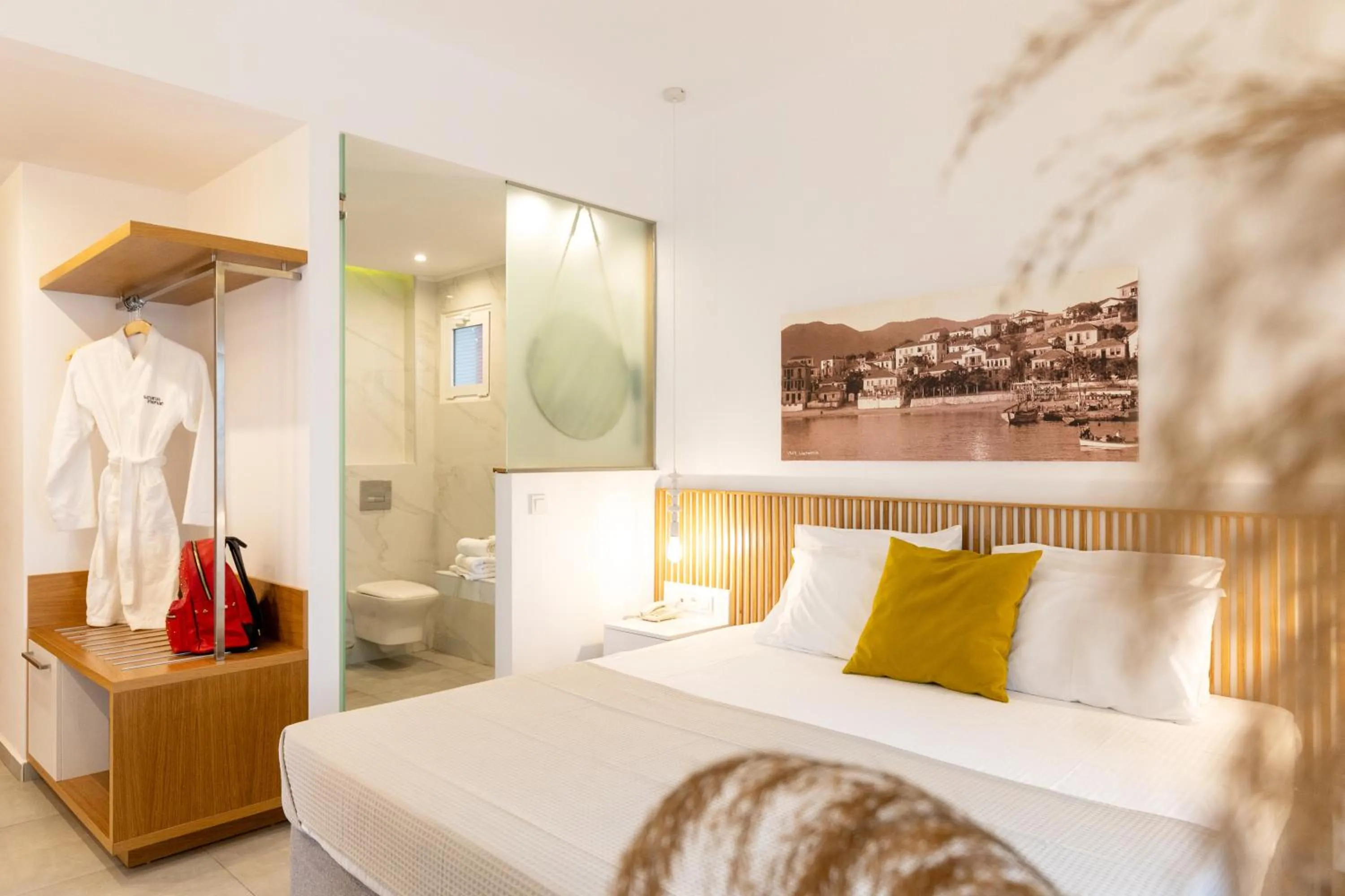 Bed in Hotel Samaras Beach