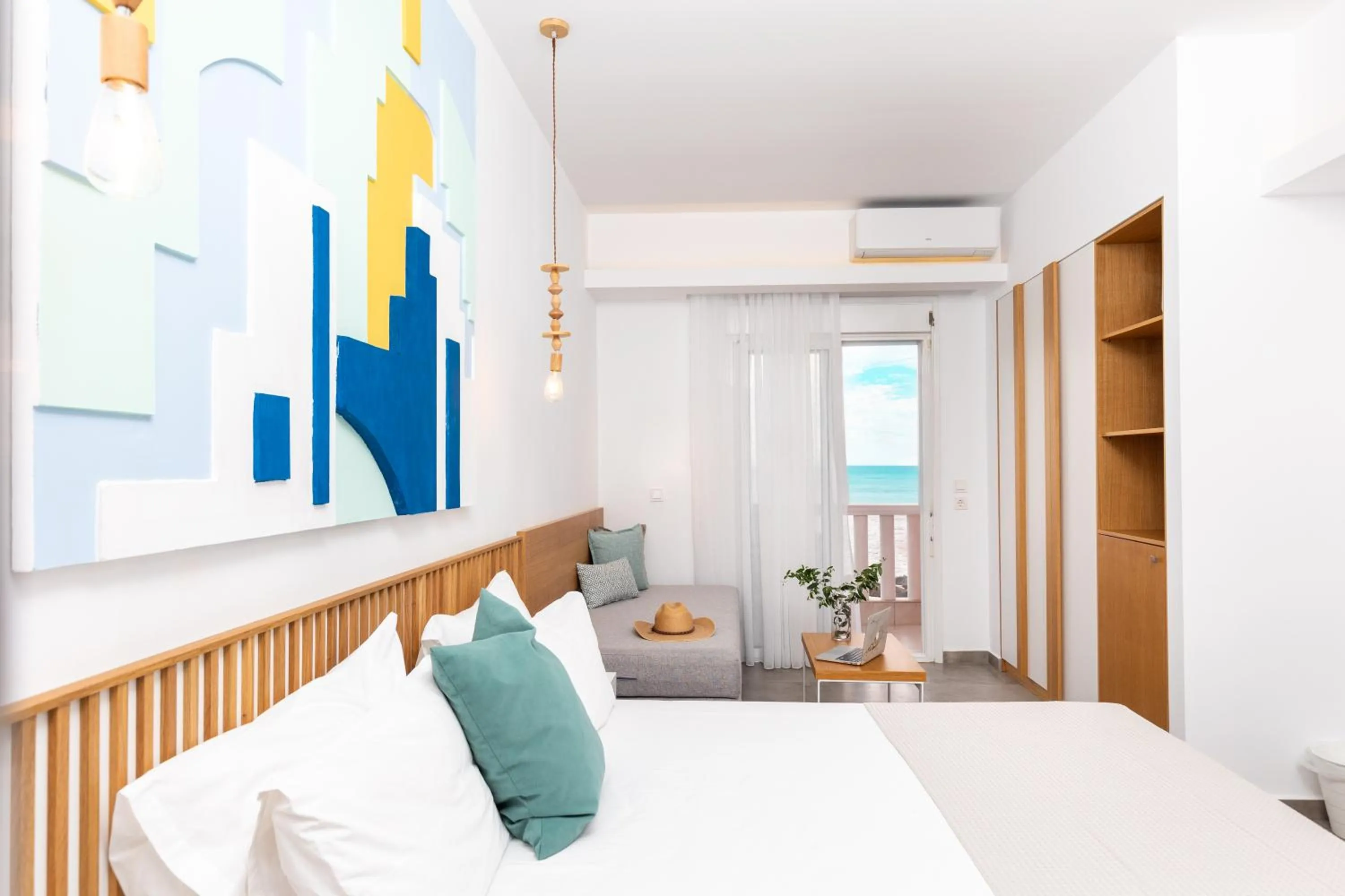 Bed in Hotel Samaras Beach