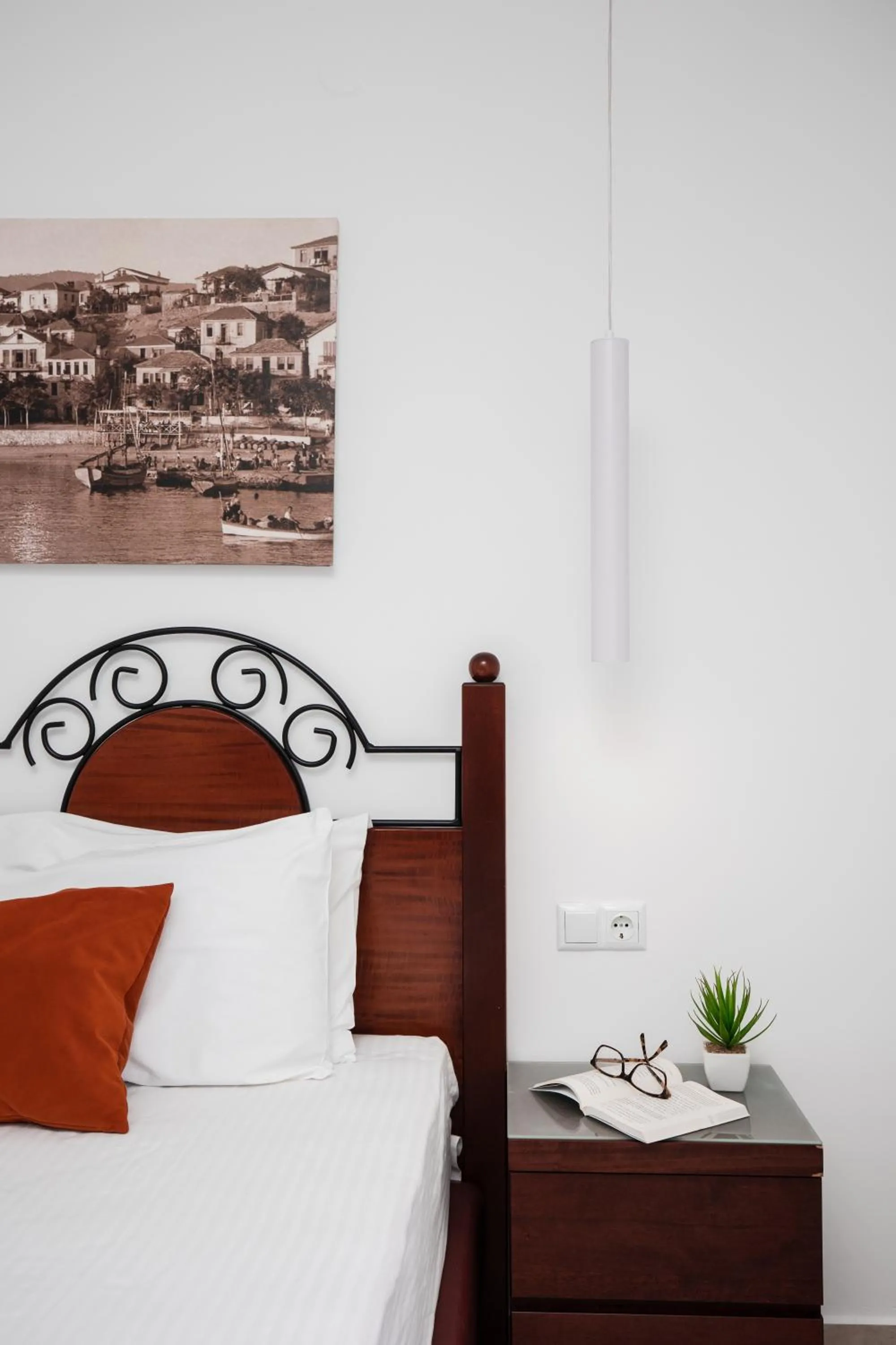 Bed in Hotel Samaras Beach