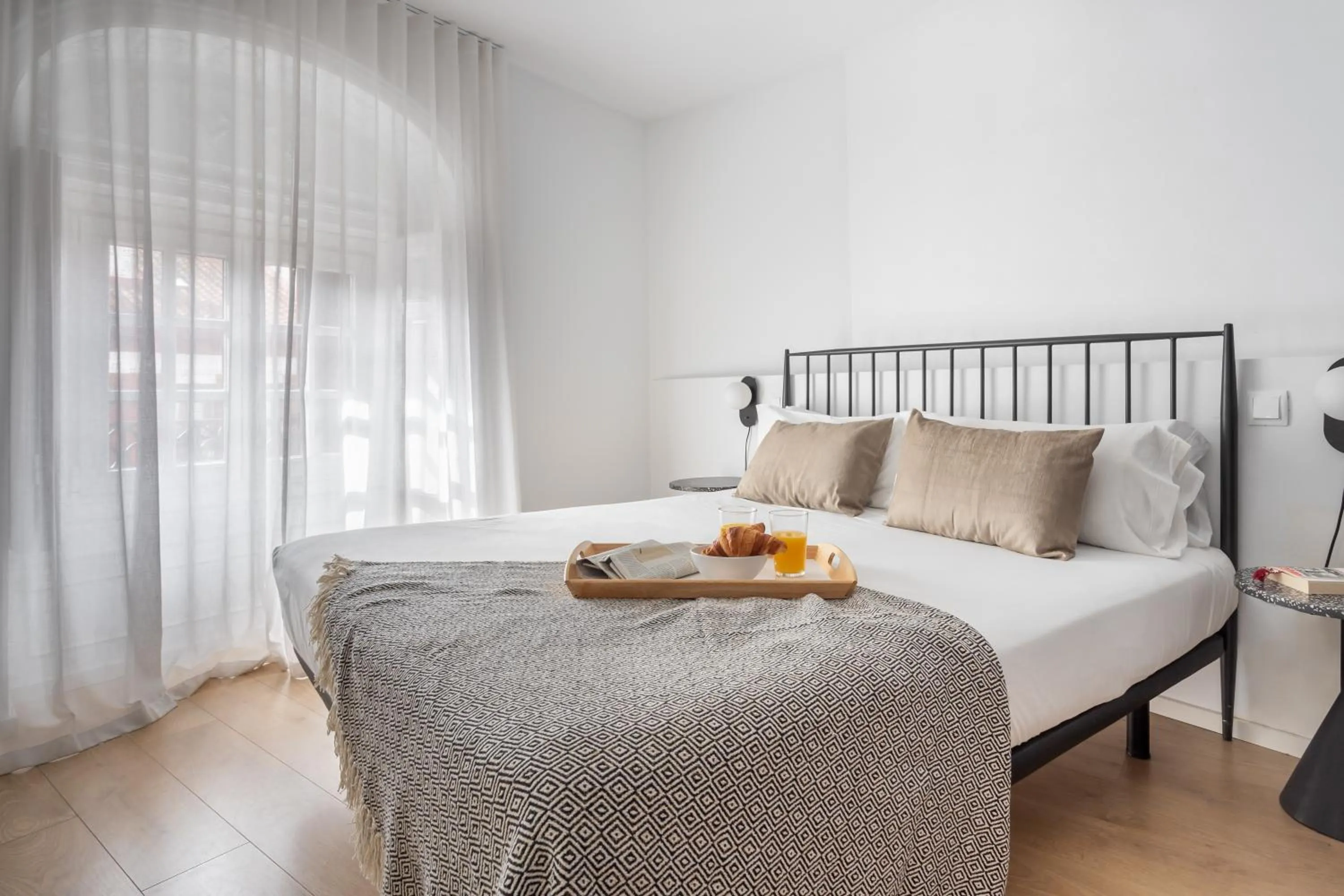 Bed in Aspasios Calle Mayor Apartments