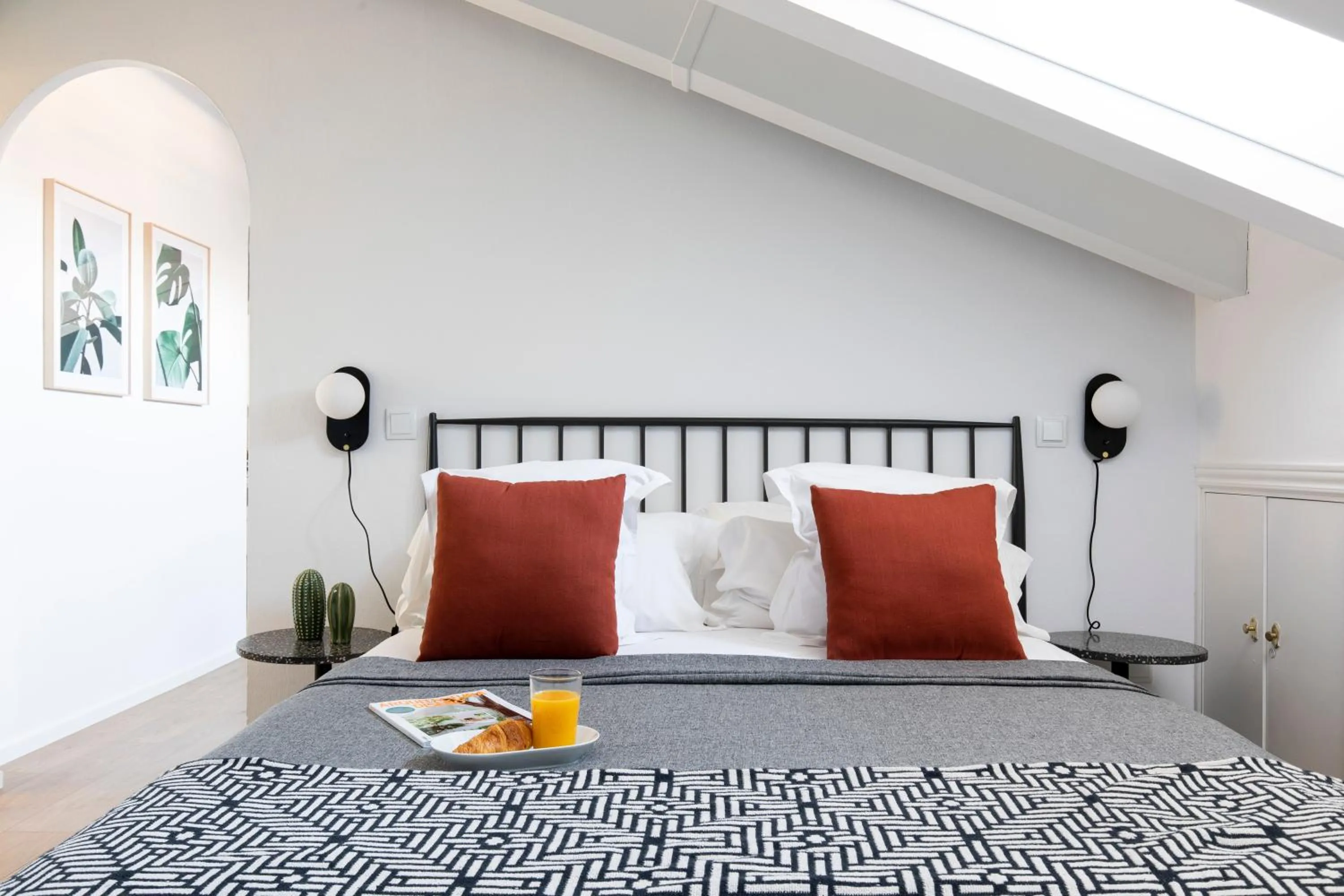 Bed in Aspasios Calle Mayor Apartments