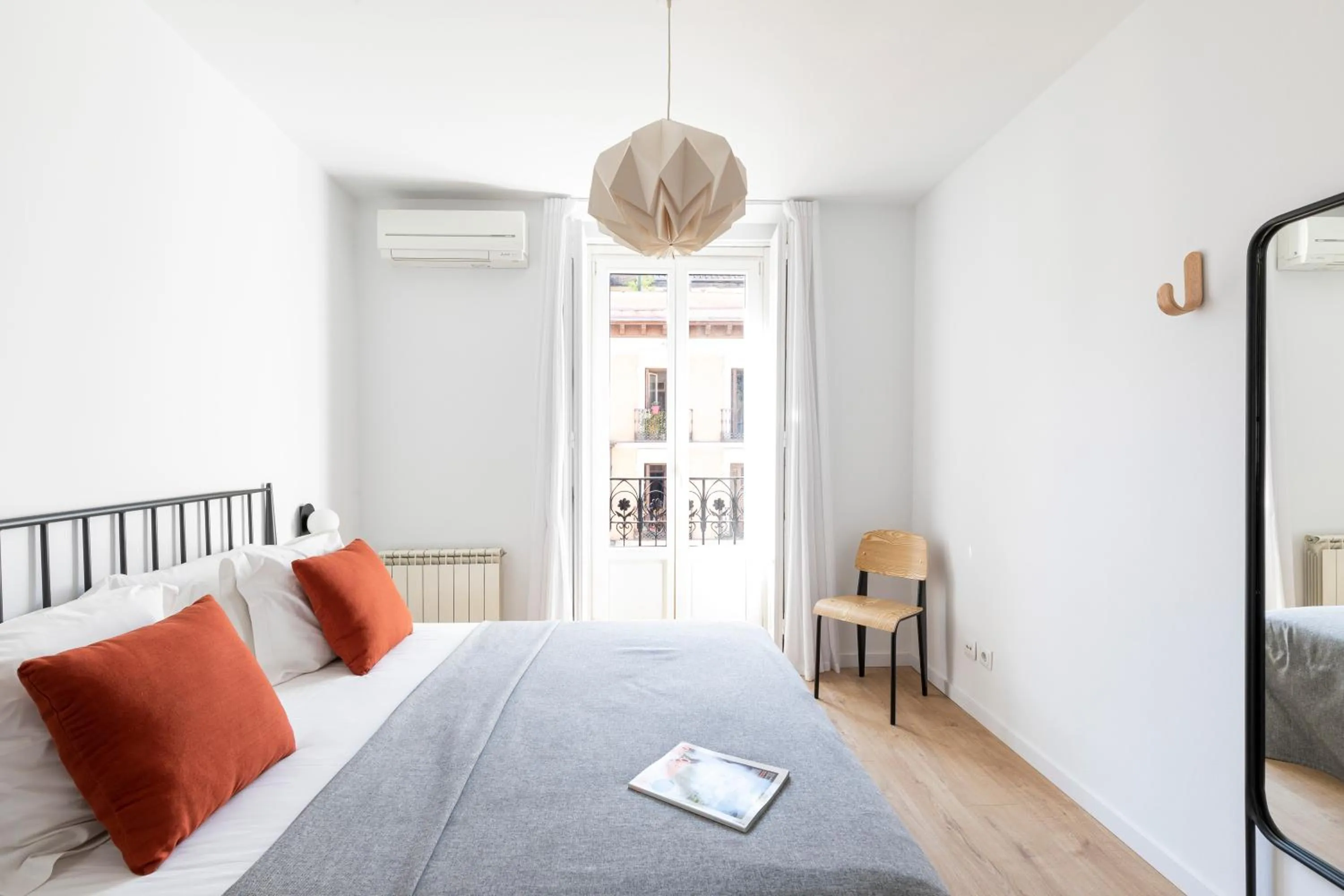 Bed in Aspasios Calle Mayor Apartments