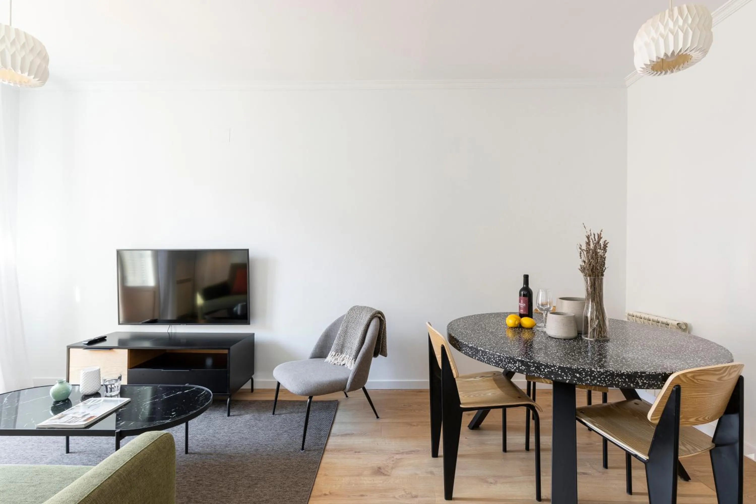 Living room in Aspasios Calle Mayor Apartments