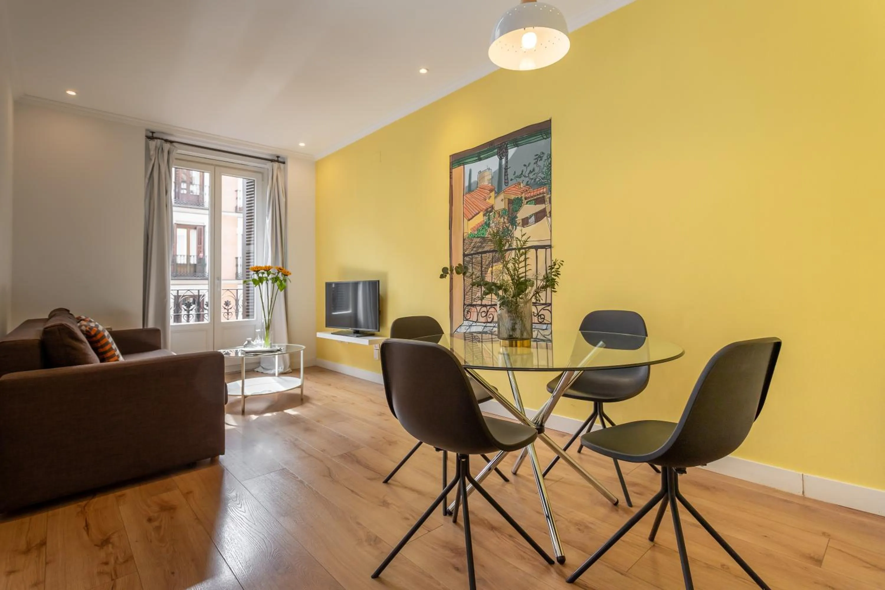 Living room in Aspasios Calle Mayor Apartments