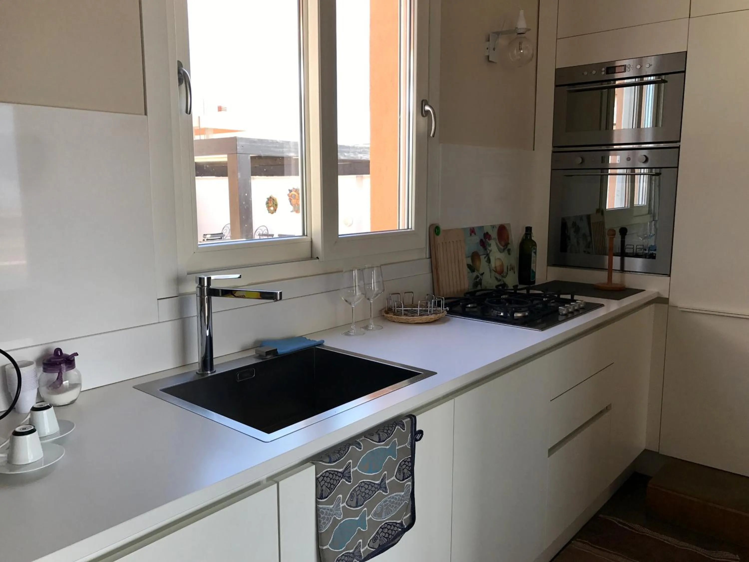 Kitchen or kitchenette in B&B Pellicano Guest House