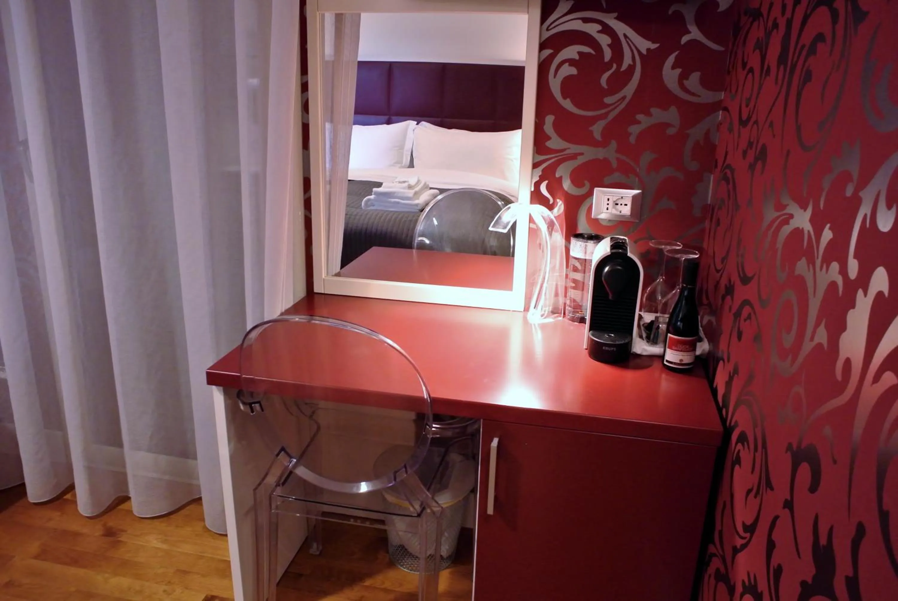 Coffee/tea facilities, Bed in B&B Pellicano Guest House