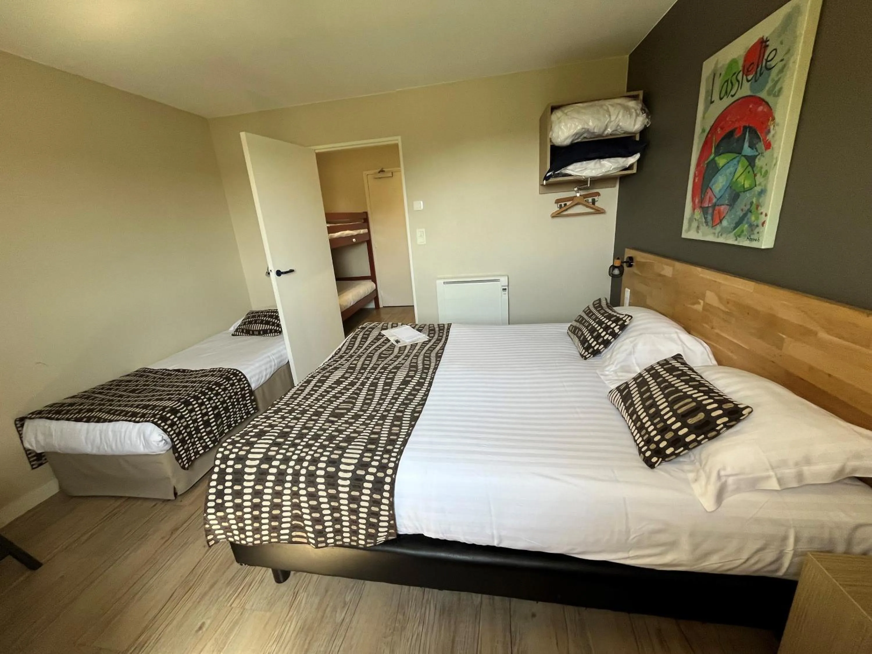 Bed in Brit Hotel Quimper Nord