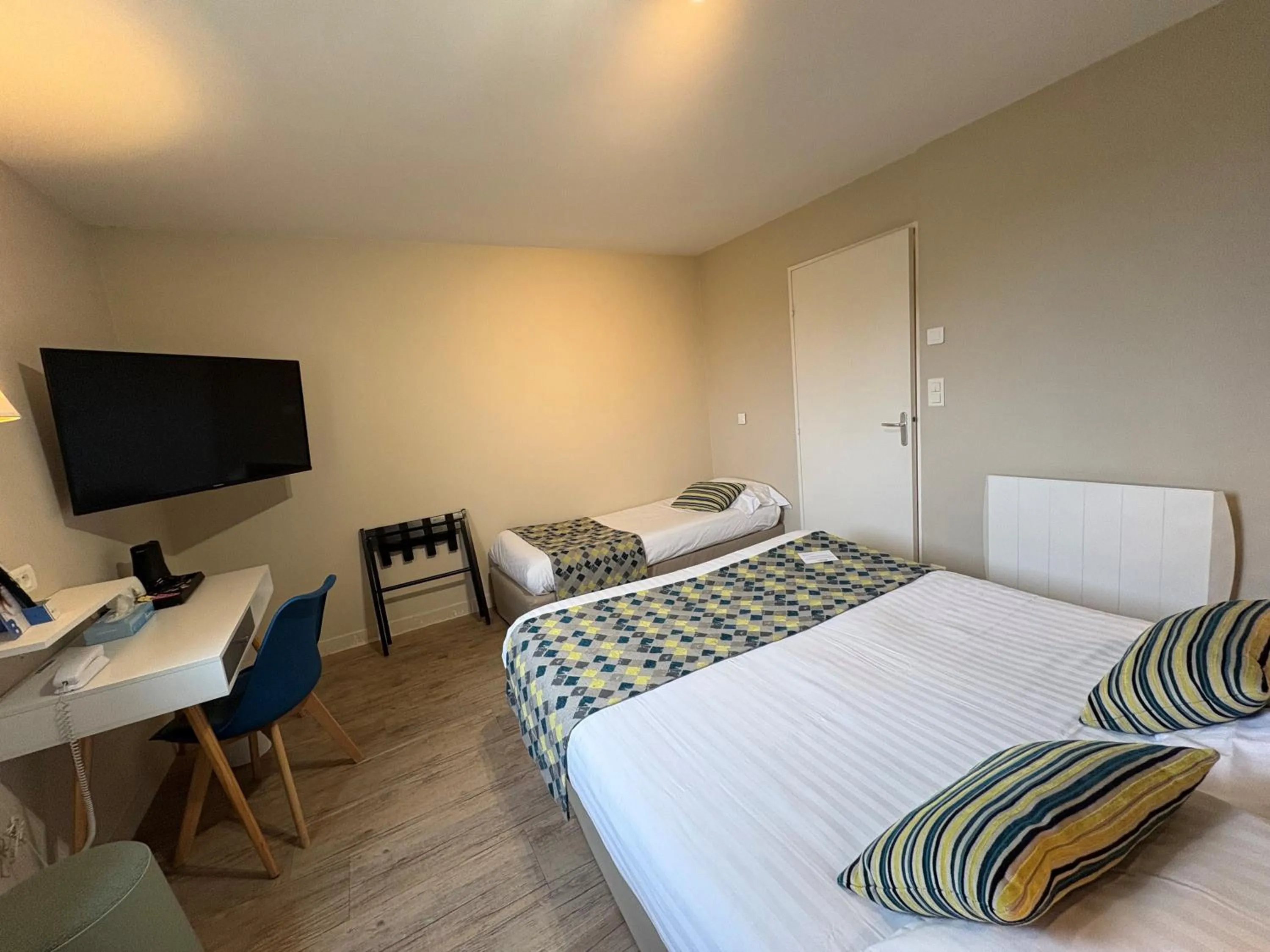 Bed in Brit Hotel Quimper Nord