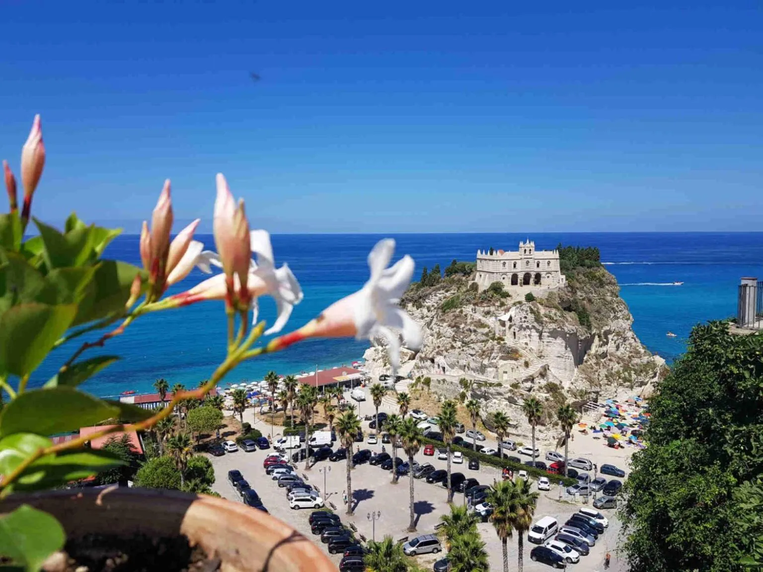 Nearby landmark in OLYMPUS ROOM