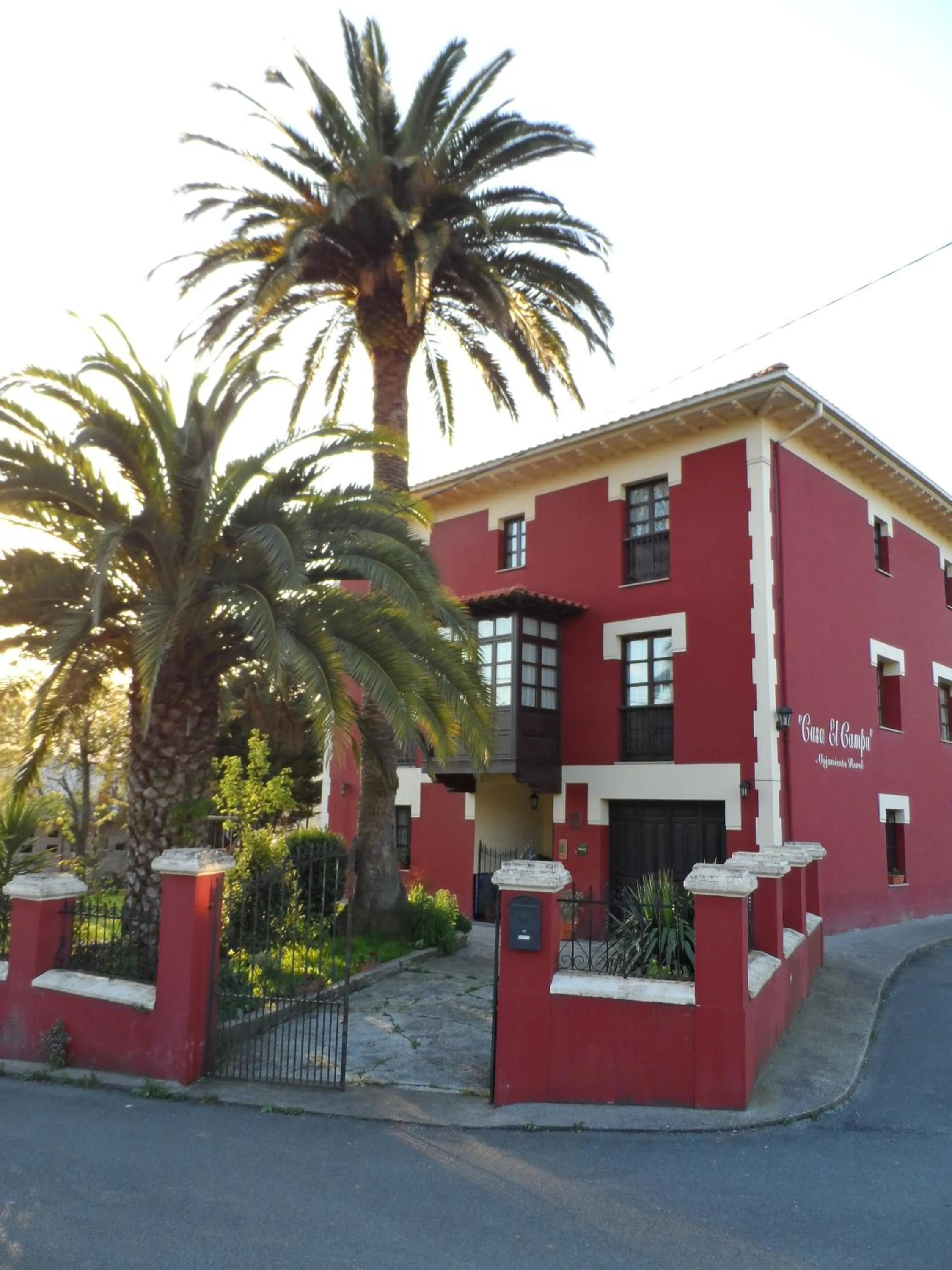 Facade/entrance in Casa El Campu