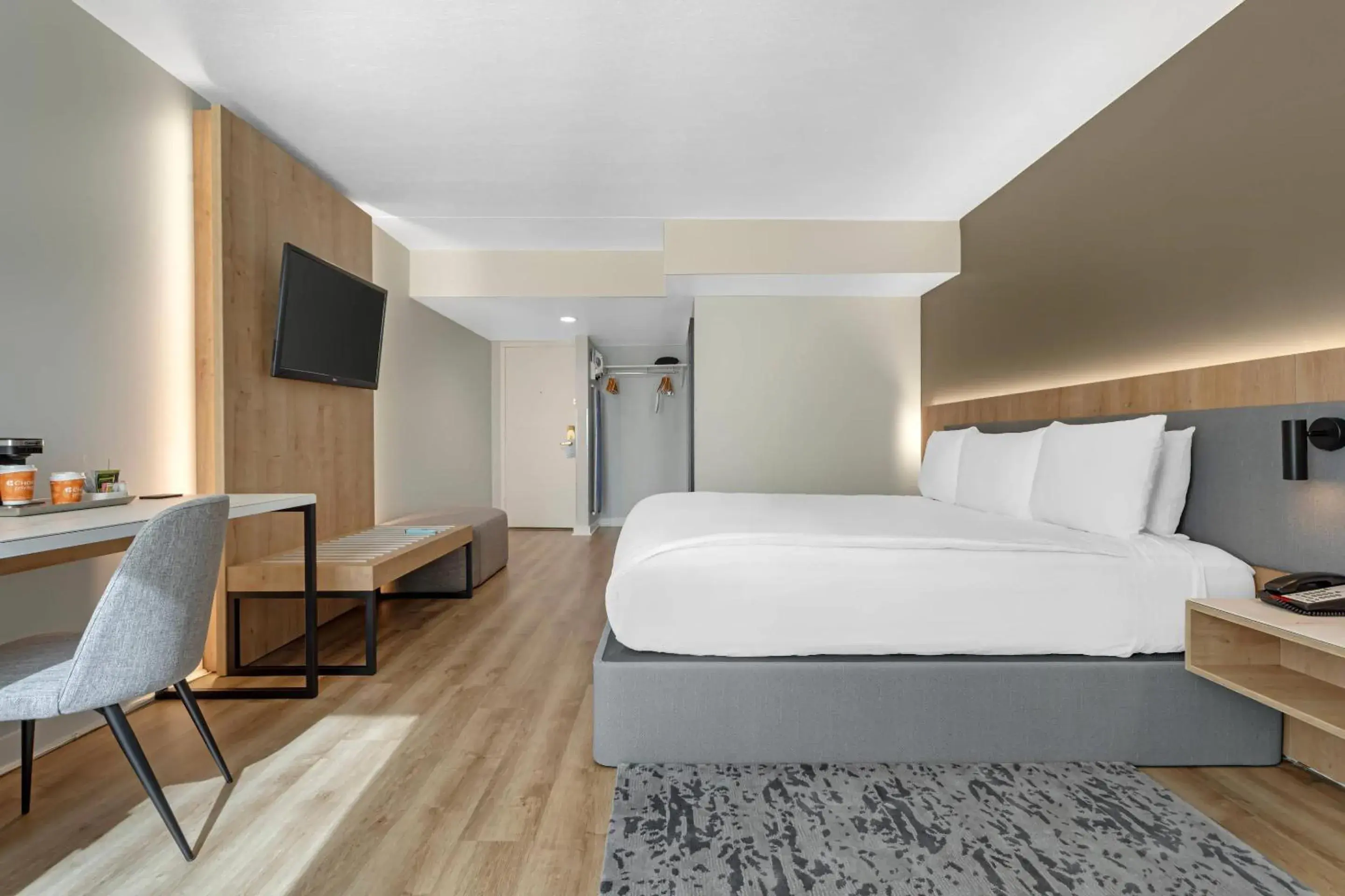 Bedroom, Bed in Radisson Hotel Philadelphia Northeast Bedroom, Bed in Radisson Hotel Philadelphia Northeast