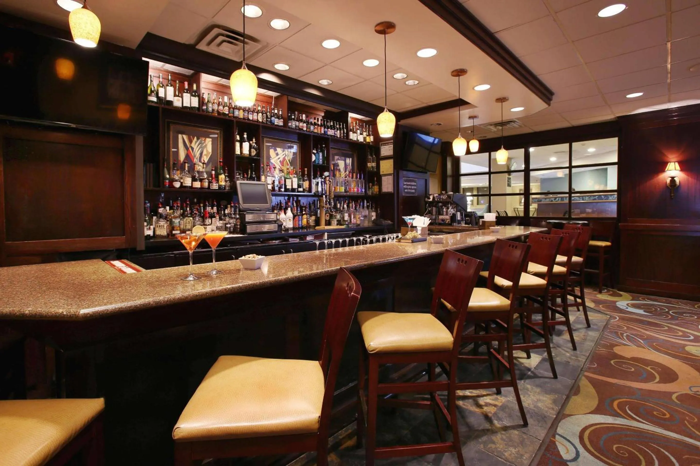 Lounge or bar in Radisson Hotel Philadelphia Northeast