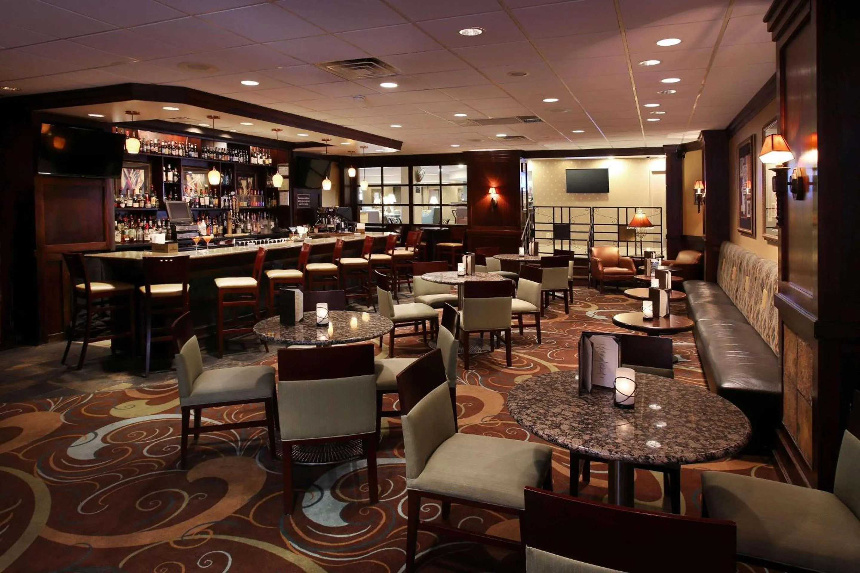 Lounge or bar in Radisson Hotel Philadelphia Northeast