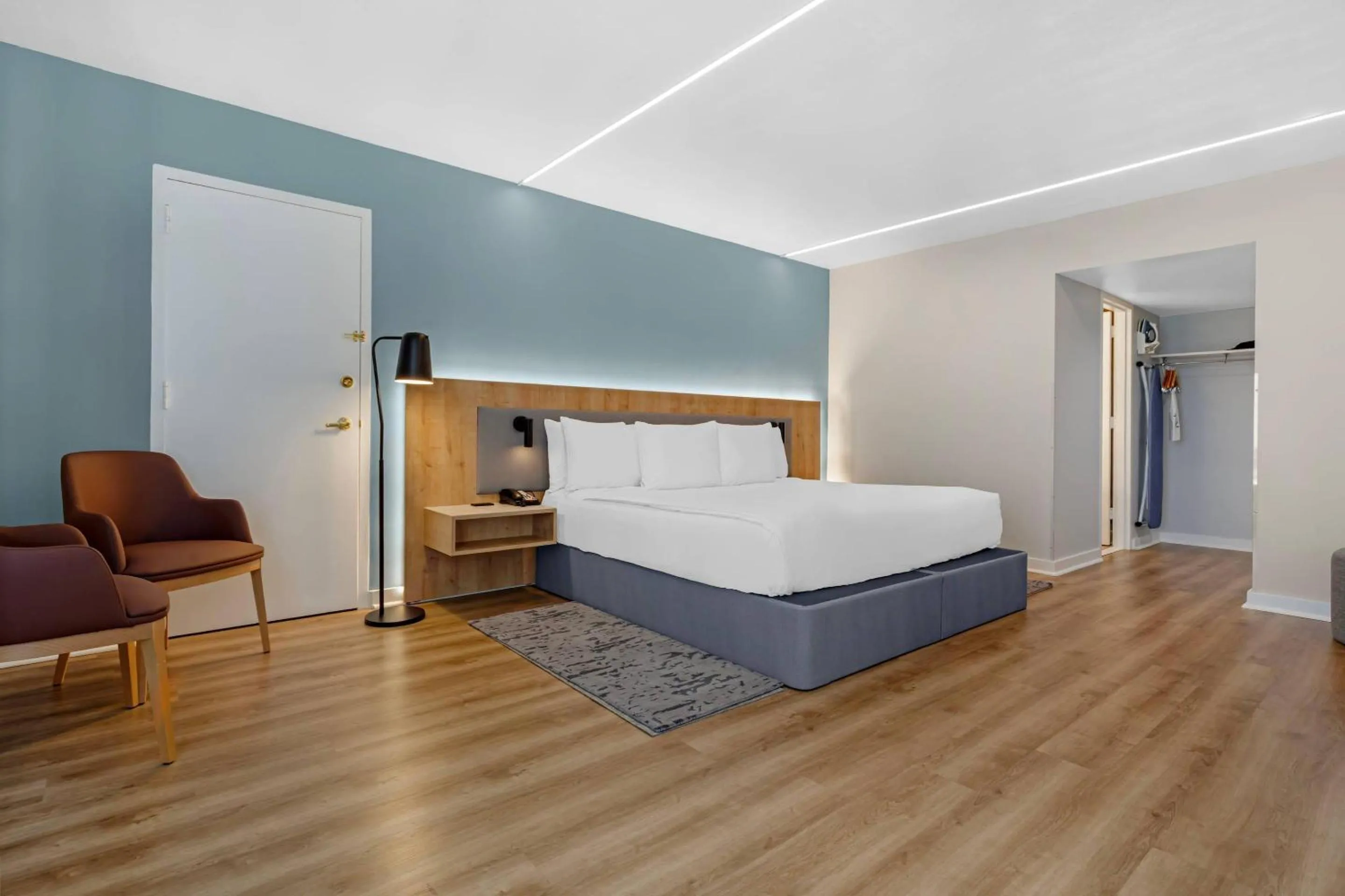 Bedroom, Bed in Radisson Hotel Philadelphia Northeast