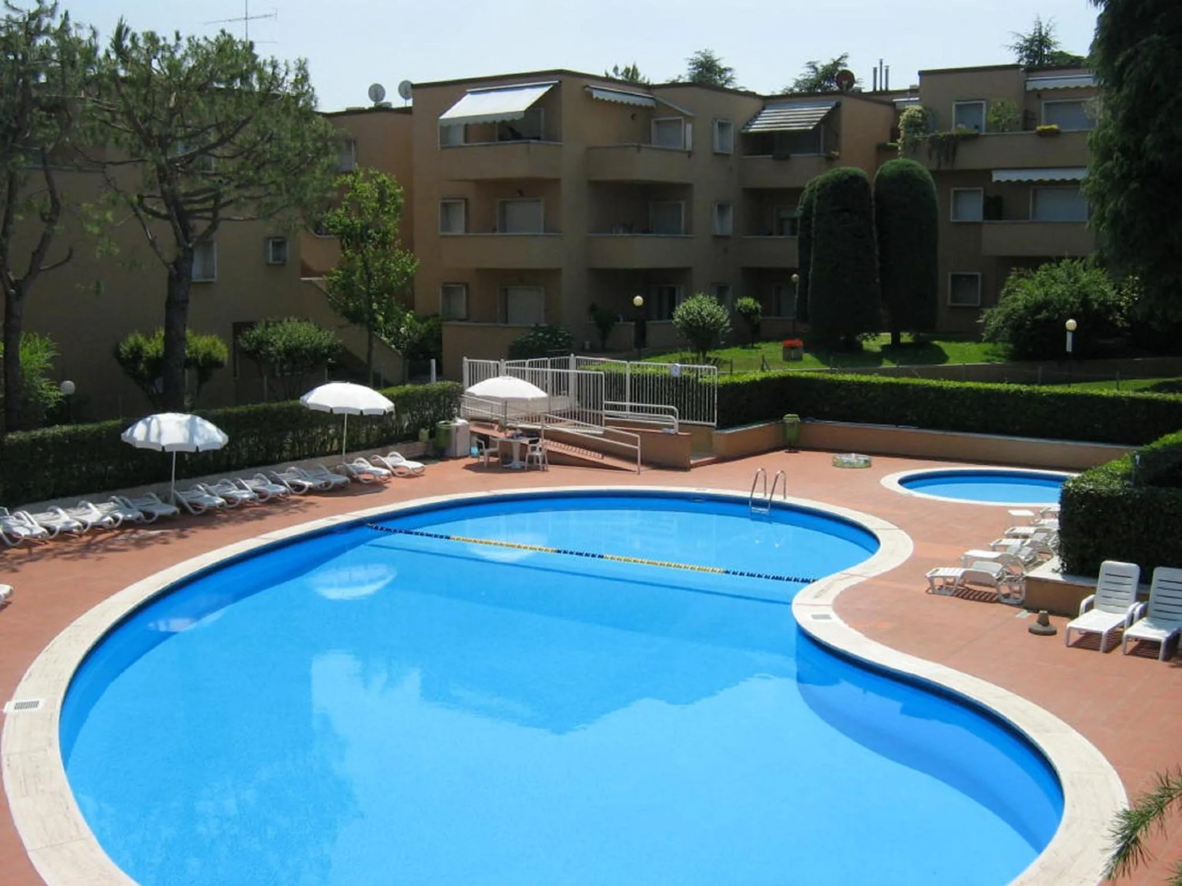 Swimming pool in Residence La Madonnina