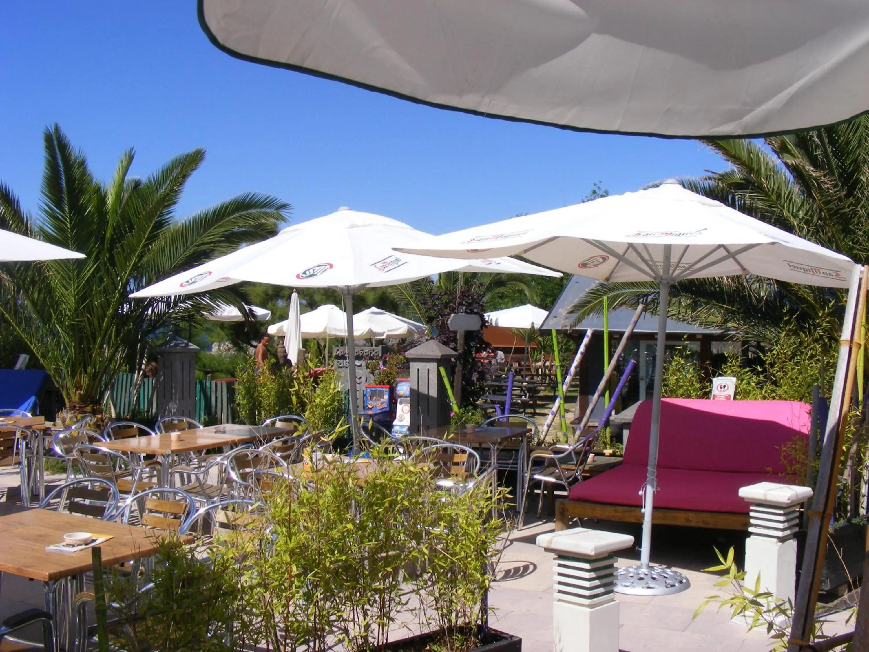 Patio in Hotel Pineda Playa