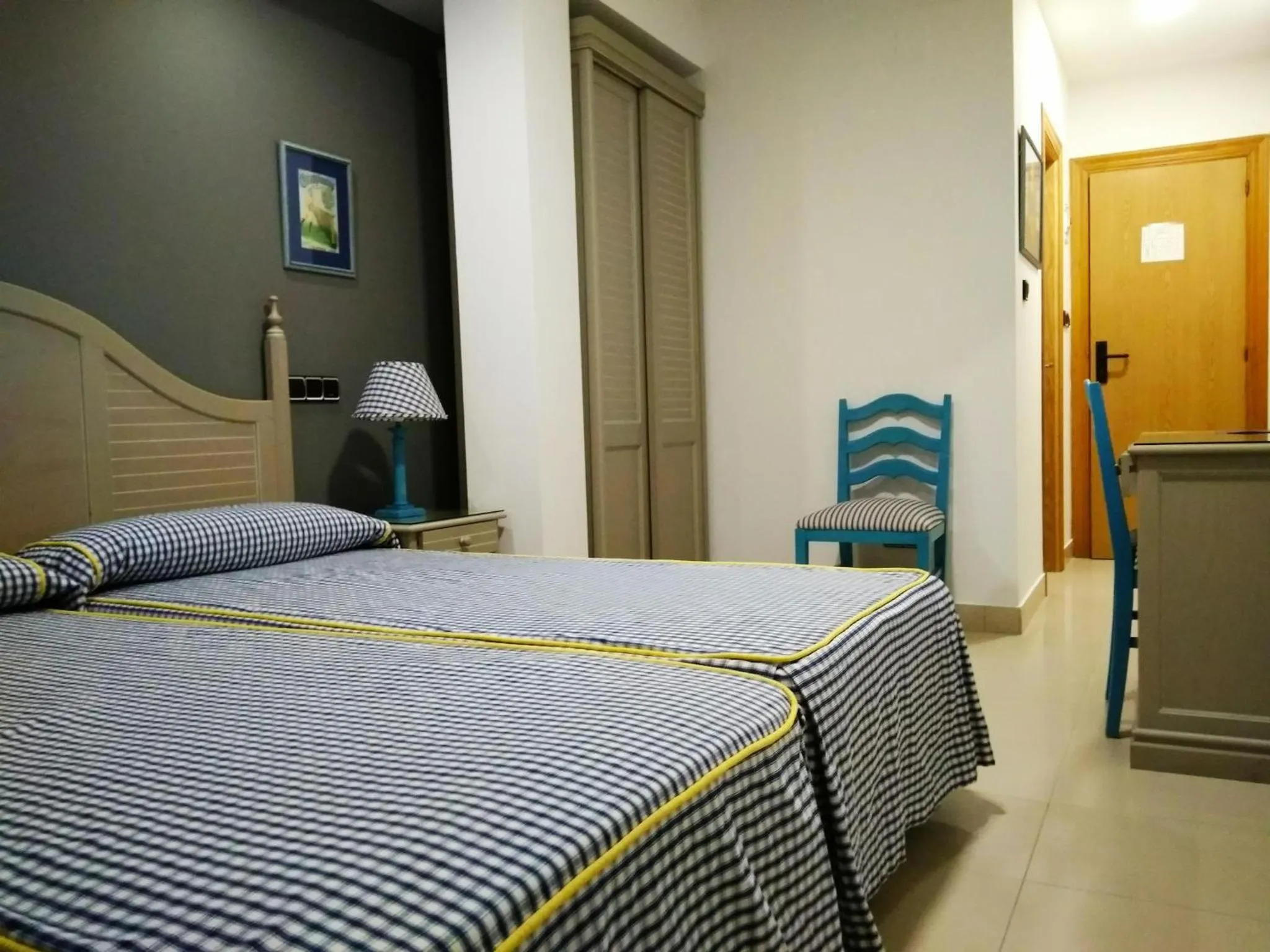 Photo of the whole room, Bed in Hotel Pineda Playa