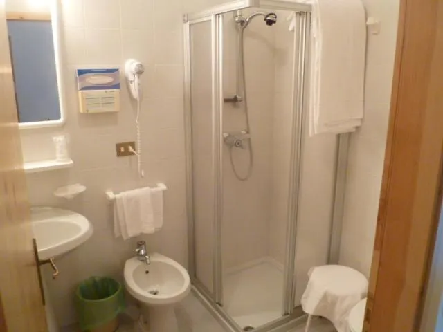 Bathroom in Albergo Negritella
